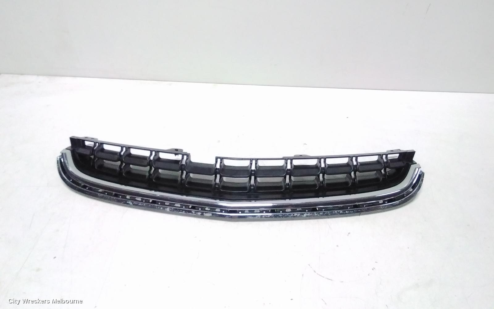 HOLDEN CAPTIVA GRILLE, BUMPER GRILLE (CENTRE), CG, CAPTIVA 5 (4TH VIN = D), 01/2011 - 09/2015 - Image 1