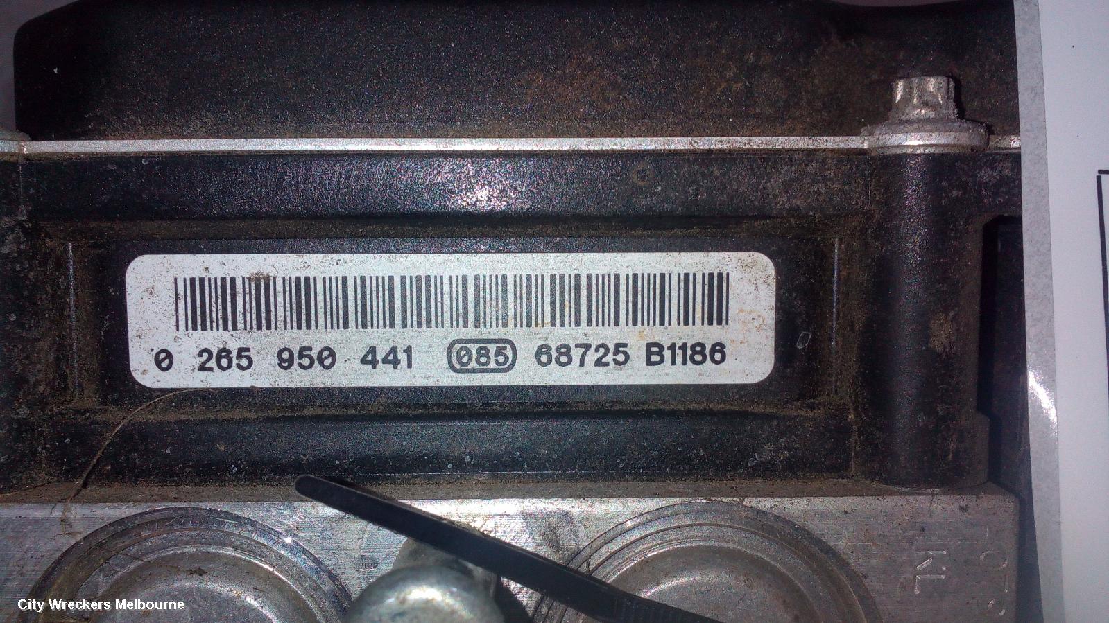 HOLDEN COMMODORE ABS PUMP/MODULATOR, VE, NON TRACTION CONTROL TYPE, 08/2006 - 04/2013 - Image 1