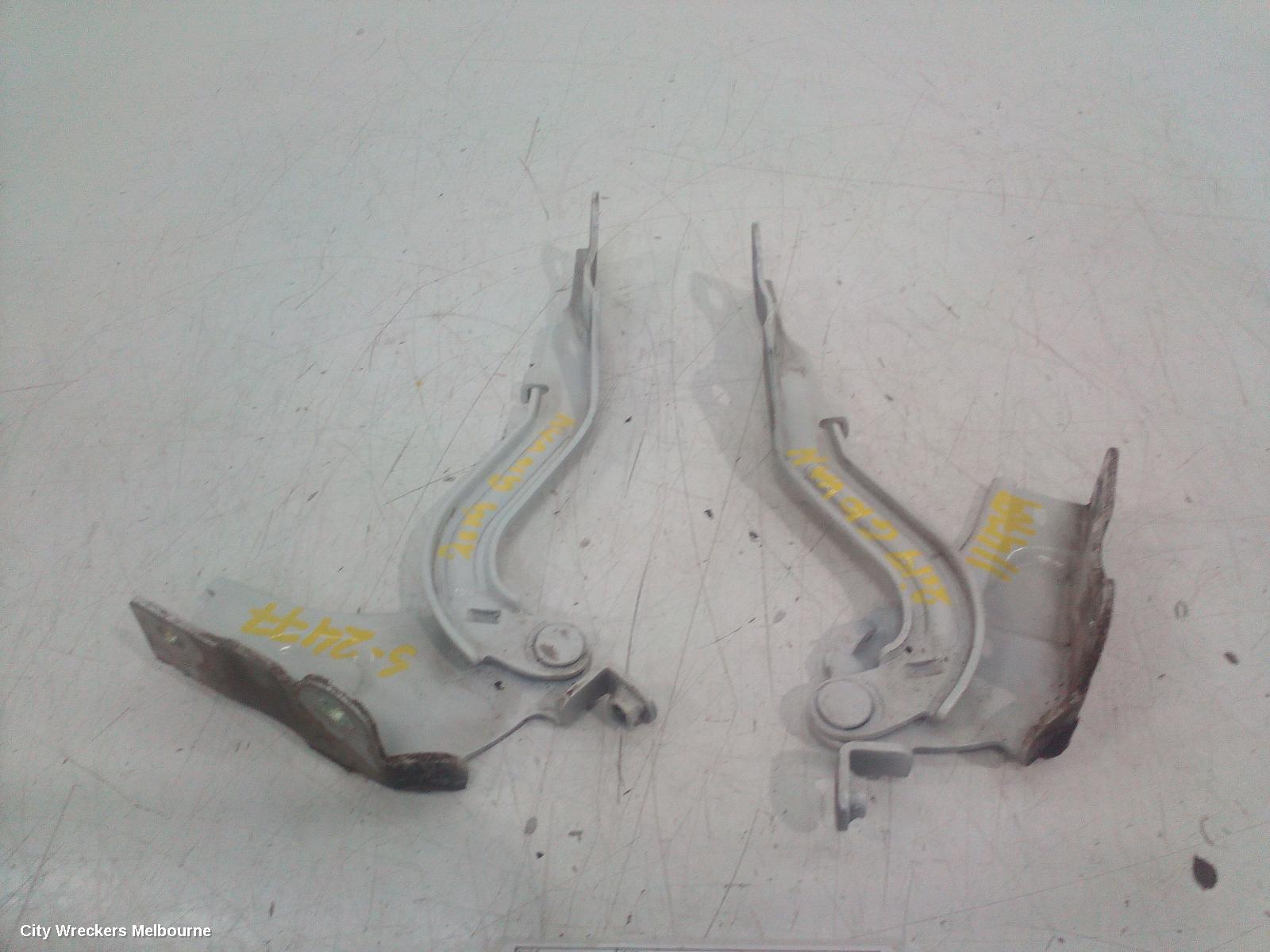 LDV G10 BONNET HINGE/STRUT, PAIR, SV7A/SV7C, WAGON/VAN, 04/2015 ONWARDS - Image 2
