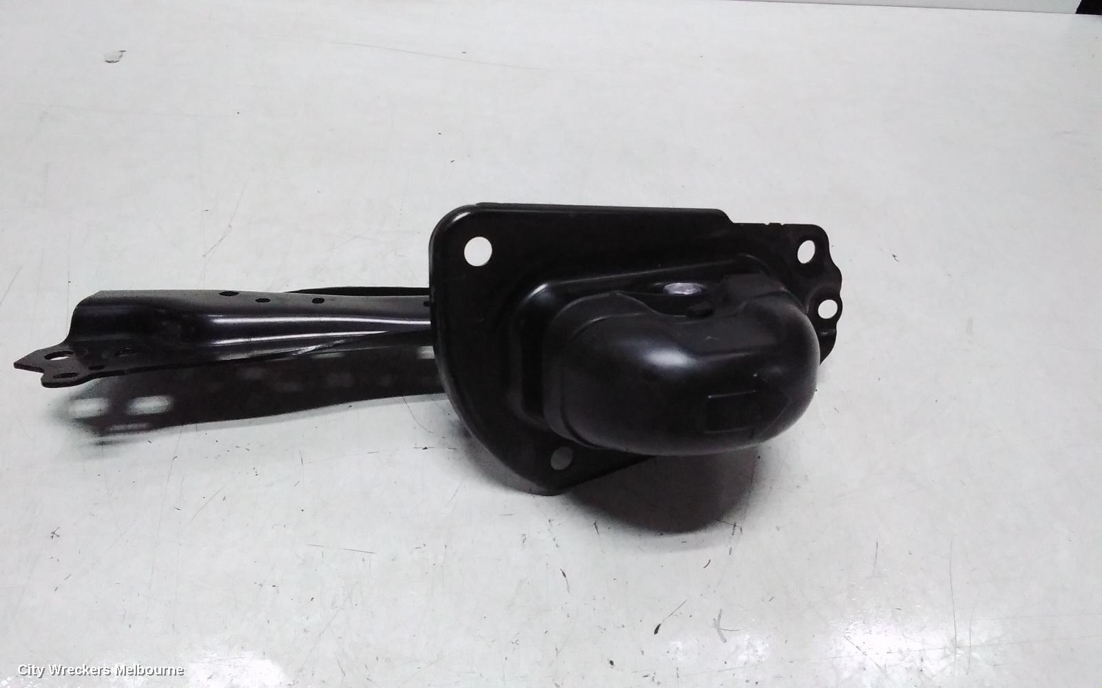 TOYOTA CAMRY RIGHT REAR TRAILING ARM, TRAILING ARM, XV70, 09/2017 - 05/2024 - Image 1