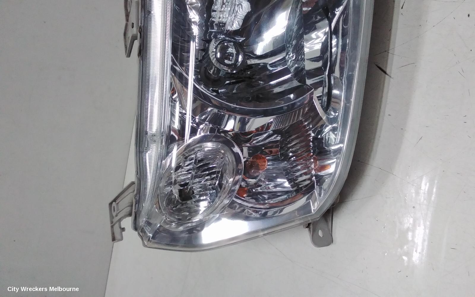 SUZUKI VITARA RIGHT HEADLAMP, GRAND VITARA, JB-JT, 3DR, HALOGEN, NON AUTO LEVELLING TYPE, 04/2005 - 12/2018 - Image 2