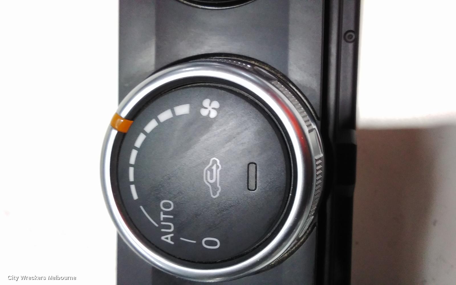 MAZDA CX3 HEATER/AC CONTROLS, DK, CLIMATE CONTROL TYPE, 03/2015 ONWARDS - Image 3
