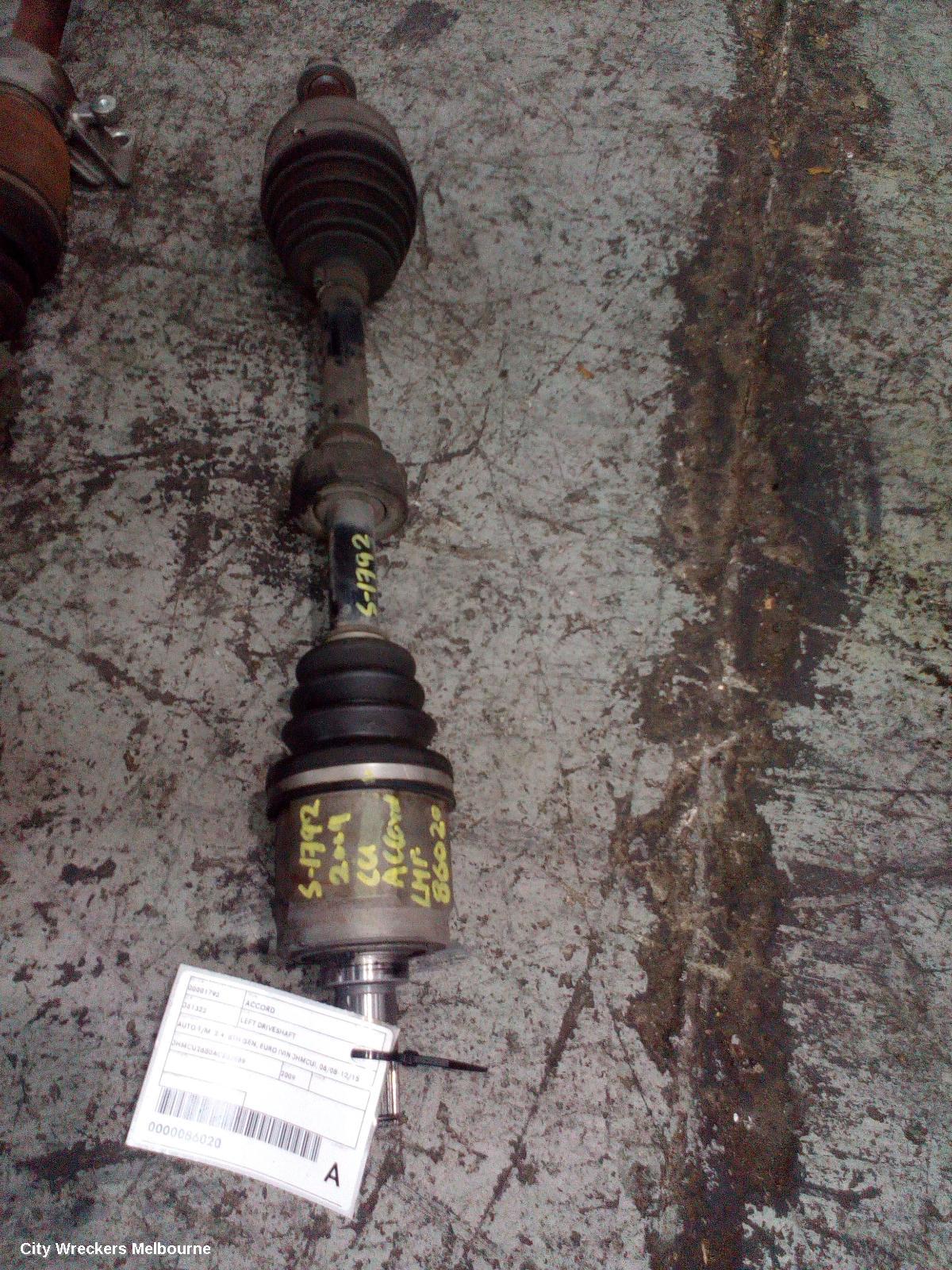 HONDA ACCORD LEFT DRIVESHAFT, AUTO T/M, 2.4, 8TH GEN, EURO (VIN JHMCU), 06/2008 - 12/2015 - Image 1