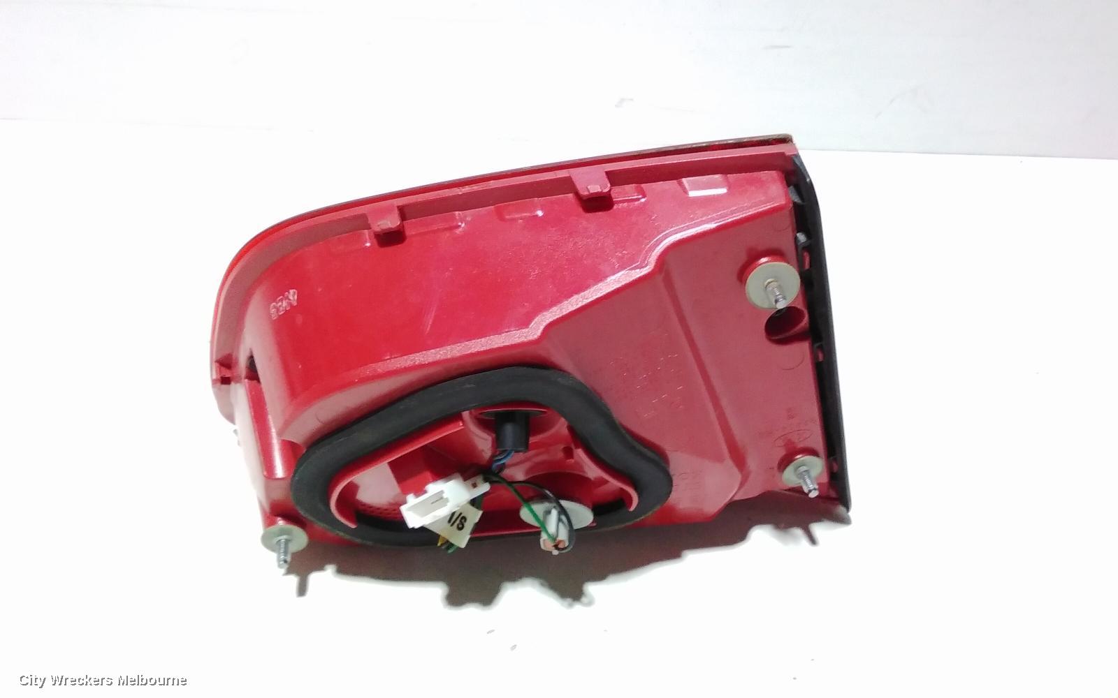 KIA RIO REAR GARNISH, TAILGATE LAMP (RH SIDE), YB, S/SI/SPORT, STANDARD TYPE, 12/2016 ONWARDS - Image 2