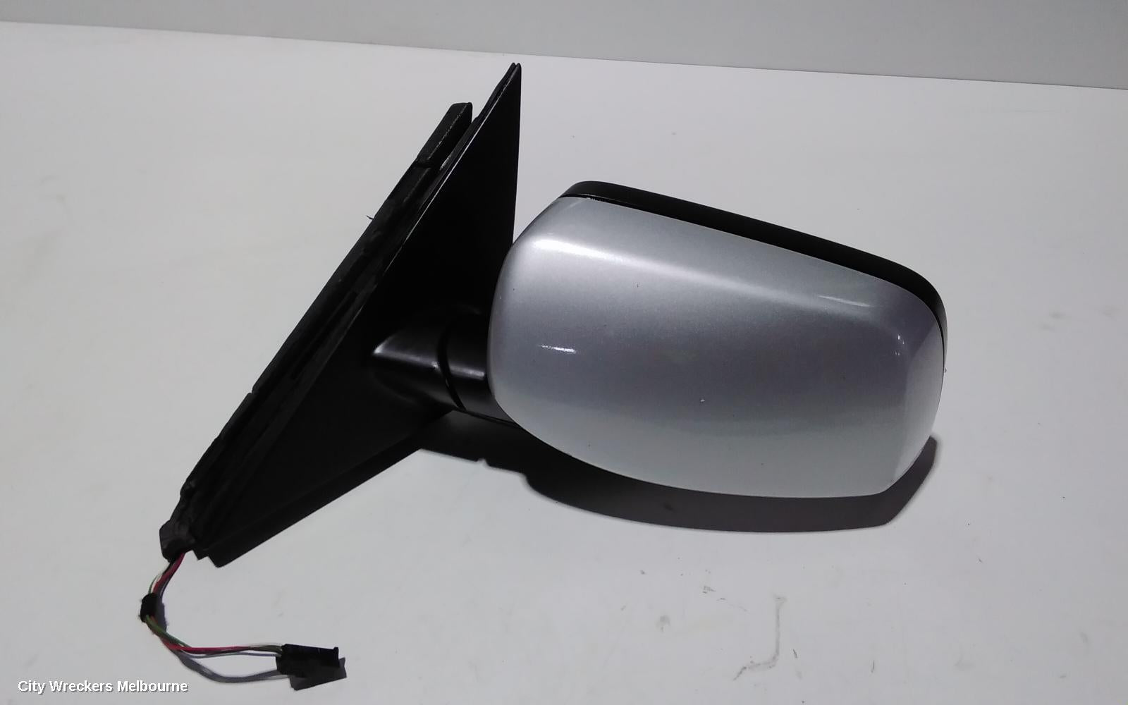 BMW 5 SERIES LEFT DOOR MIRROR, E60/E61, AUTO DIP, W/ LIGHT PACKAGE & MEMORY TYPE, 3 PLUG (6/4/2 WIRE), 10/2003 - 09/2005 - Image 3