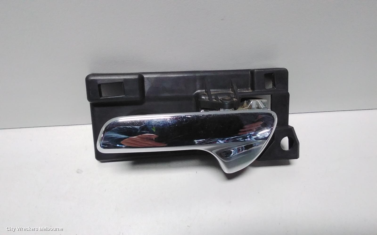 JEEP GRANDCHEROKEE DOOR HANDLE, INNER, LH FRONT, WK, 01/2011 ONWARDS - Image 2