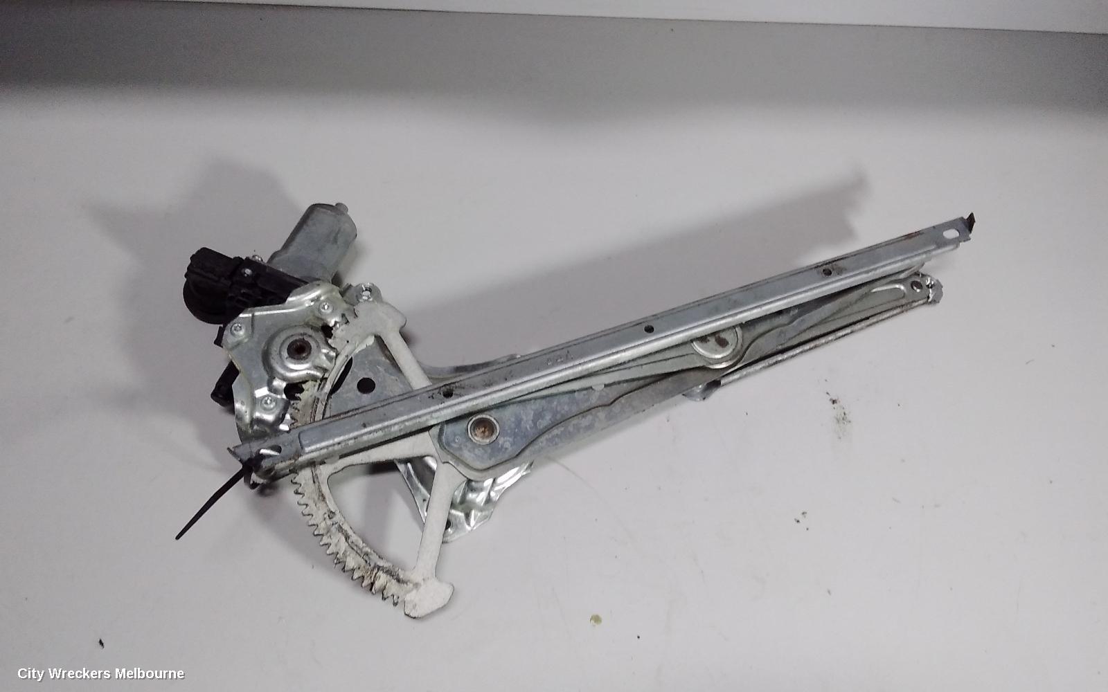 TOYOTA TARAGO RIGHT FRONT WINDOW REG/MOTOR, ACR50R, POWER, 03/2006 - 06/2020 - Image 1