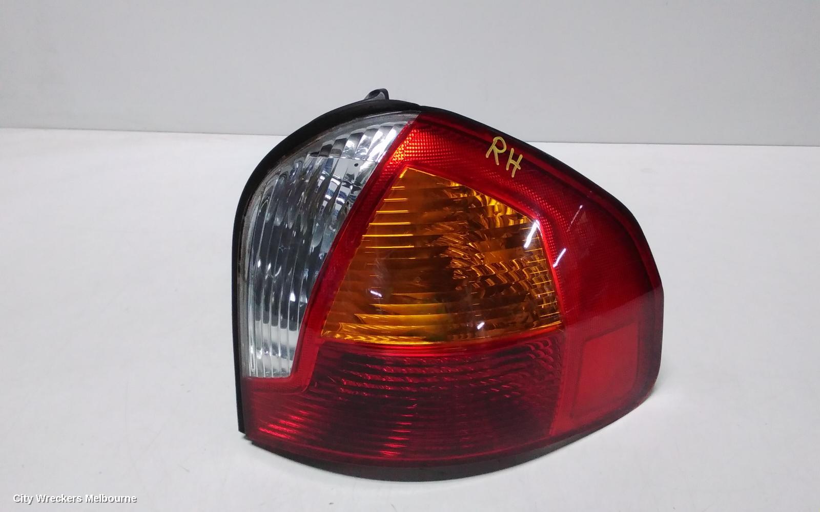 HYUNDAI SANTA FE RIGHT TAILLIGHT, SM, IN BODY, 11/2000 - 09/2004 - Image 2