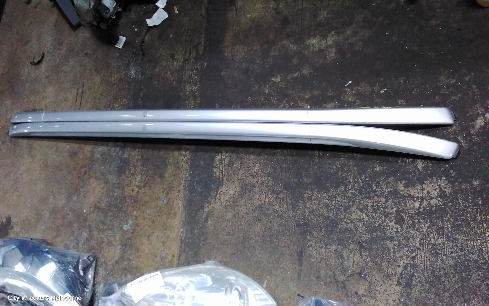 MITSUBISHI OUTLANDER ROOF RAIL - Image 1
