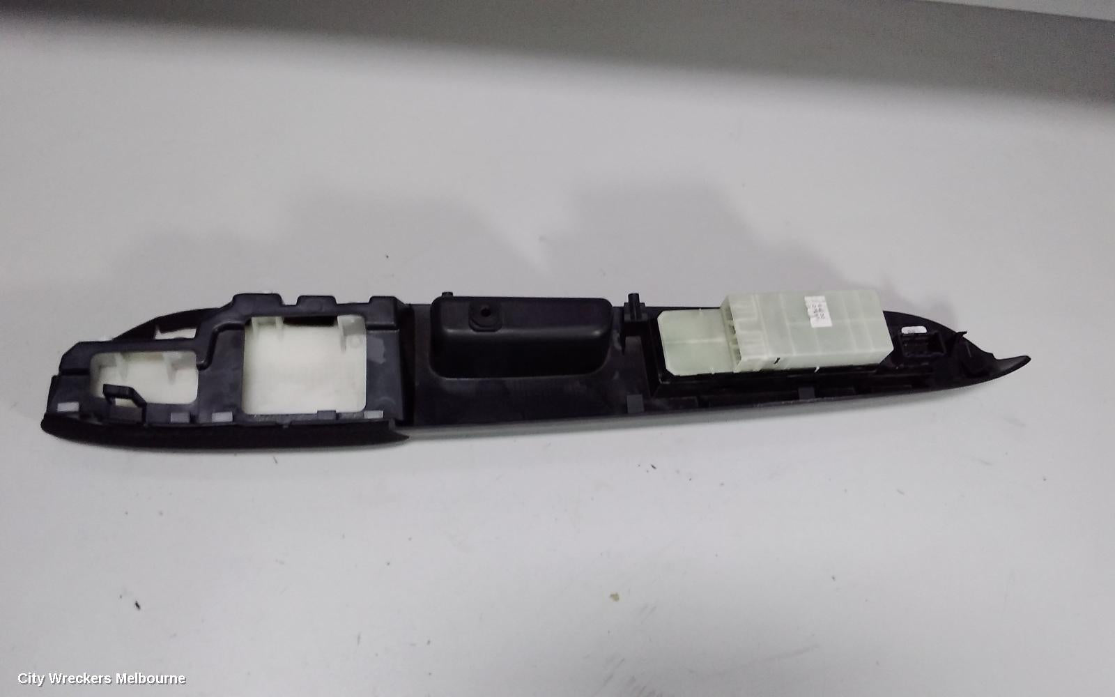 SUZUKI SX4 PWR DR WIND SWITCH, RH FRONT (MASTER SWITCH), 02/2007 - 01/2014 - Image 2