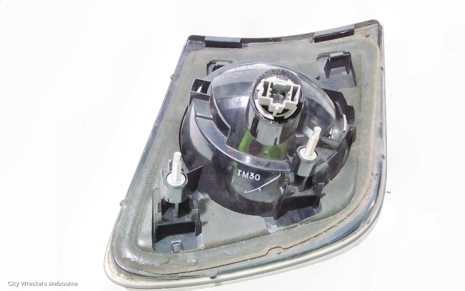 MAZDA 3 REAR GARNISH, BOOTLID LAMP (RH SIDE), 2.3, SEDAN, BK, 10/2003 - 06/2006 - Image 3