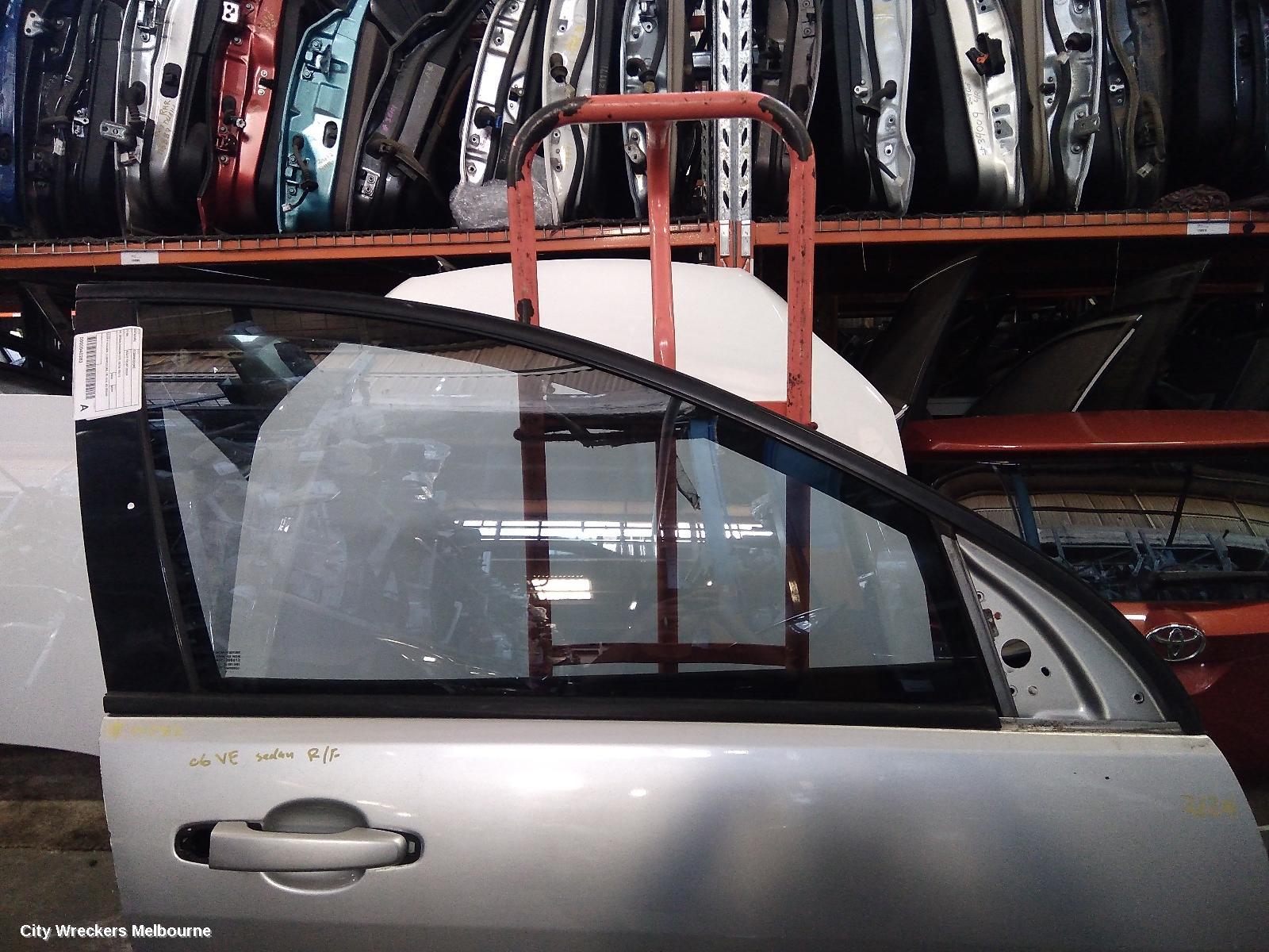 HOLDEN COMMODORE RIGHT FRONT DOOR, VE, SEDAN/WAGON/UTE, 08/2006 - 05/2013 - Image 3