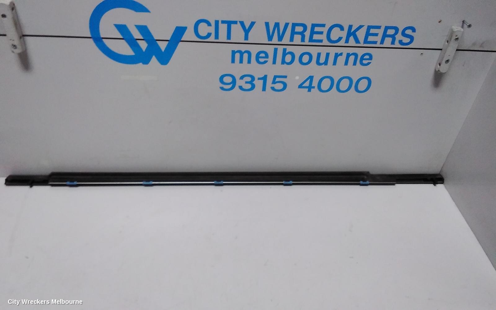 TOYOTA KLUGER DOOR MOULD, RH REAR CHROM MOULD : 66834, XU50 SERIES, 03/2014 - 02/2021 - Image 2