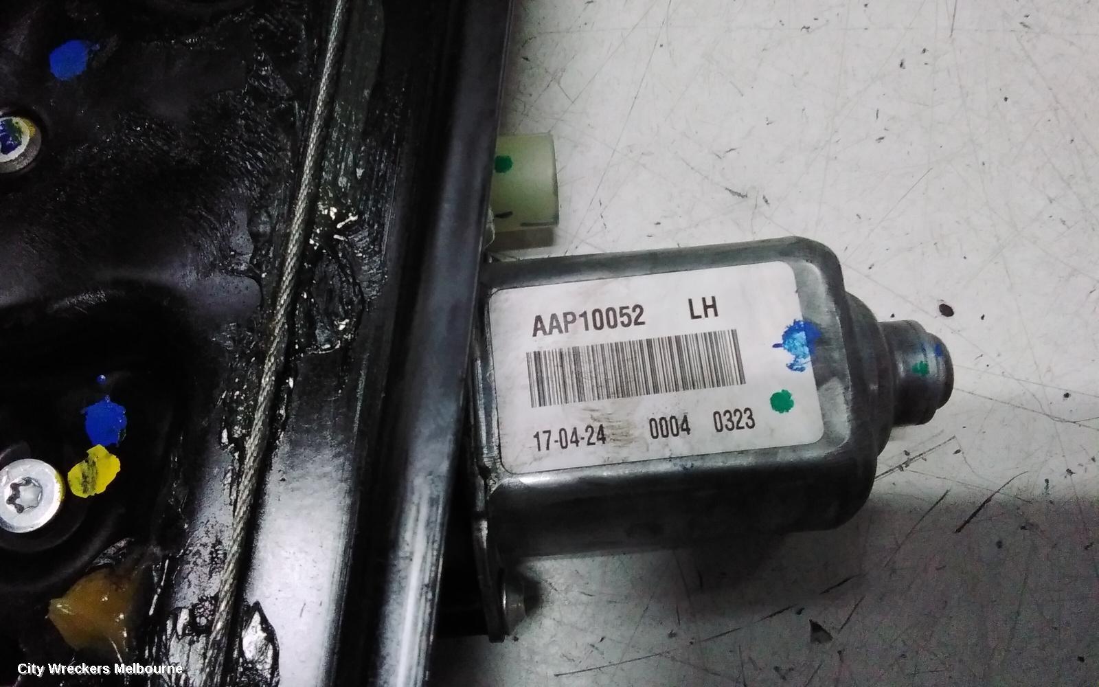 MAHINDRA XUV700 LEFT FRONT WINDOW REG/MOTOR, W601, 01/2023 ONWARDS - Image 3