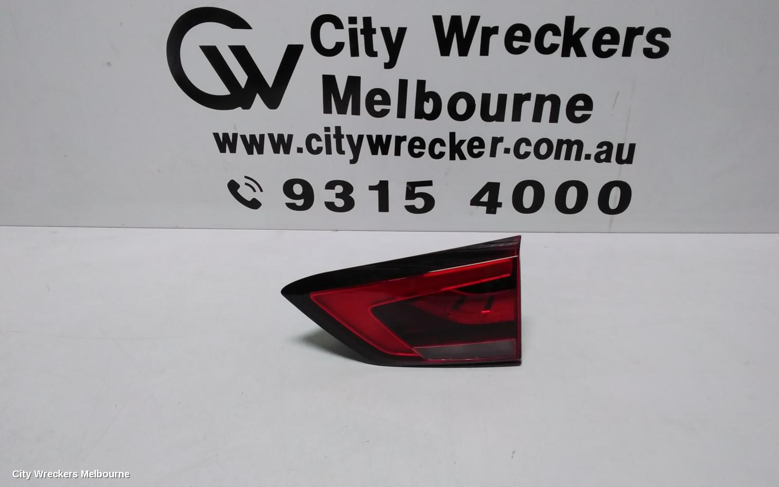 MG ZS REAR GARNISH, TAILGATE LAMP (RH SIDE), ZST TYPE, AZS1, 01/2020 ONWARDS - Image 1
