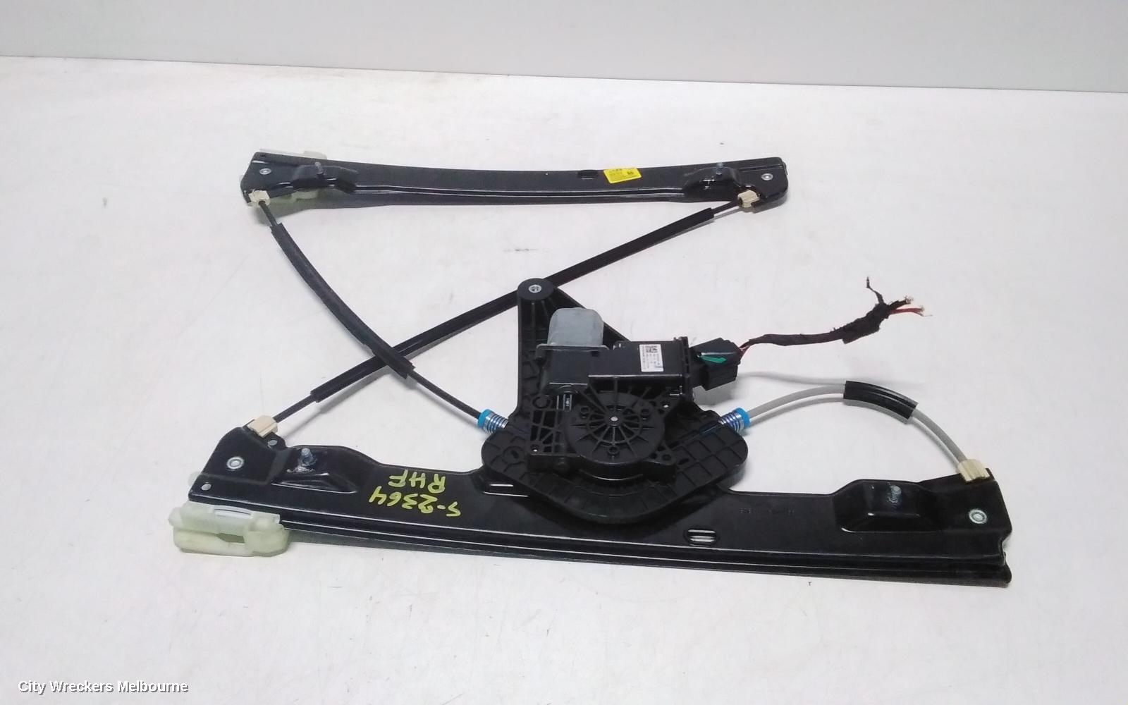 MG HS RIGHT FRONT WINDOW REG/MOTOR, SAS23, 08/2019 - 12/2024 - Image 1