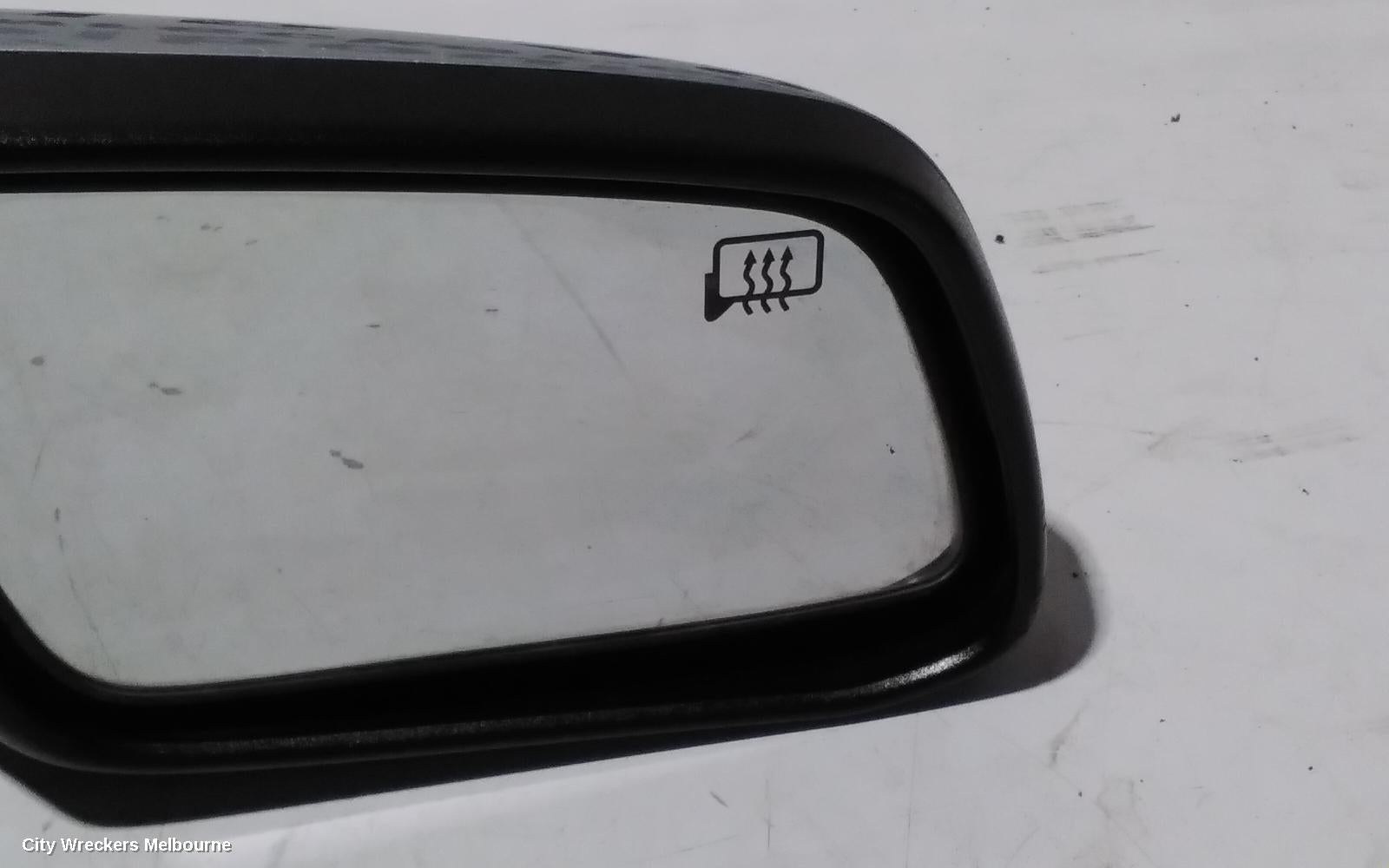 HOLDEN COMMODORE RIGHT DOOR MIRROR, VE, CALAIS V, HEATED, W/ PUDDLE LAMP TYPE, 08/2006 - 04/2013 - Image 3