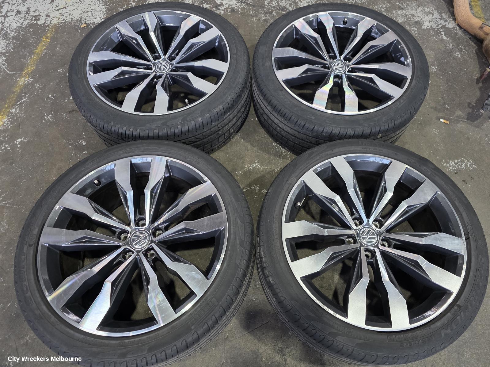 VOLKSWAGEN TIGUAN WHEEL MAG, FACTORY, 20X8IN, SUZUKA, BI-COLOUR, BLACK/ALUMINUM, 5NA, 06/2016 - 02/2024 - Image 2