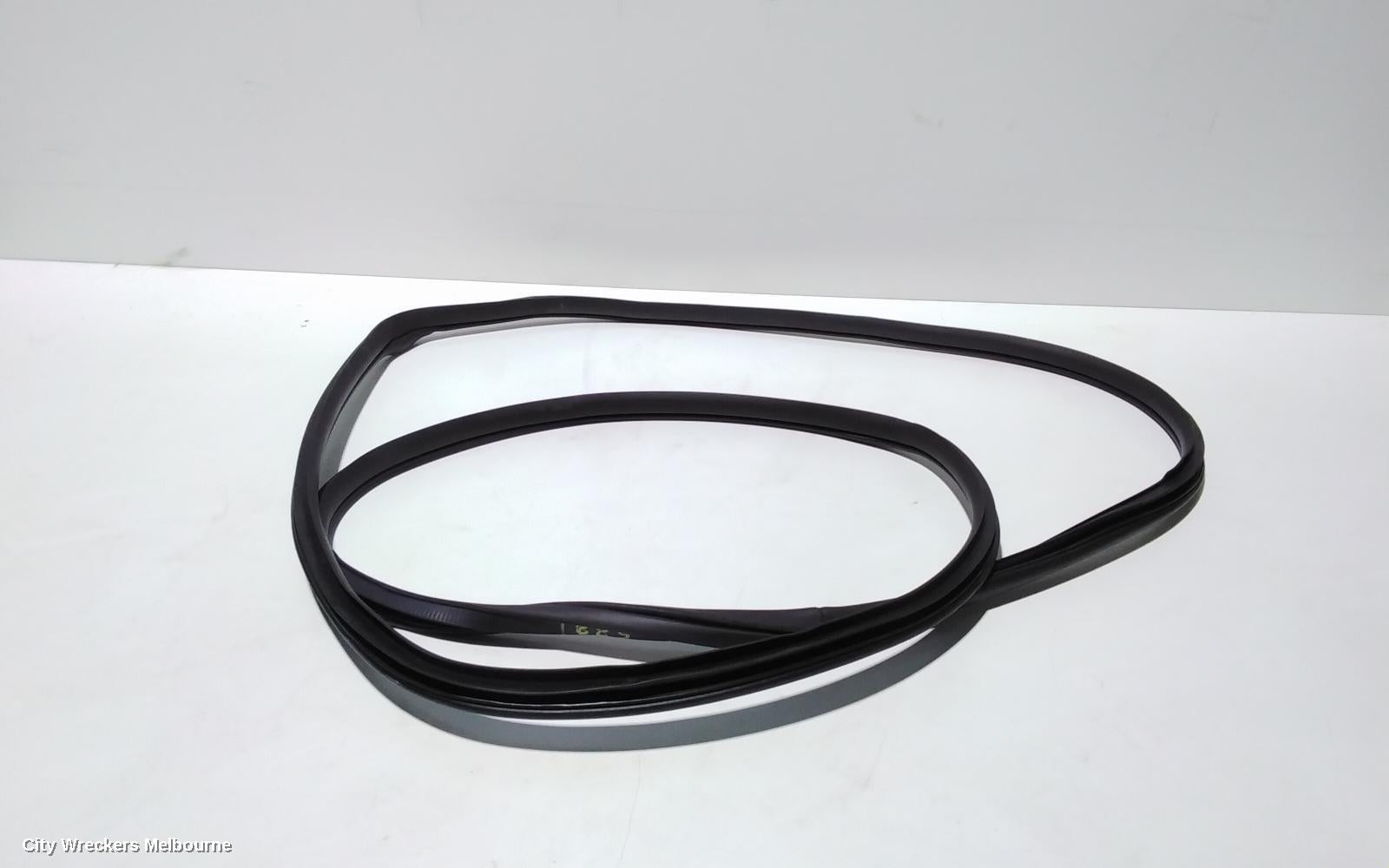 HYUNDAI VELOSTER, FS, 10/2011 - 08/2019, RHF DOOR SEAL ON BODY: 86490 - Image 1