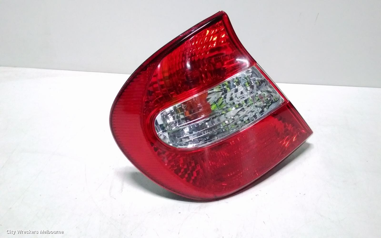 TOYOTA CAMRY LEFT TAILLIGHT, SK36, REVERSE LAMP IN CENTRE, 08/2002 - 09/2004 - Image 3
