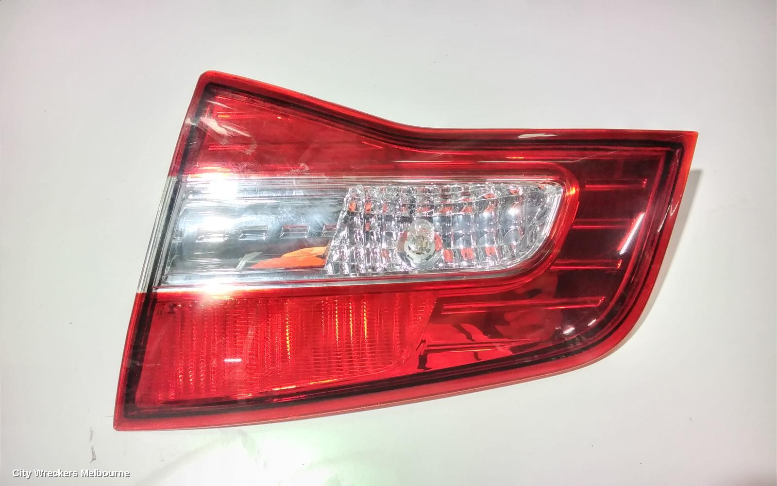 RENAULT KALEOS REAR GARNISH, TAILGATE LAMP (RH SIDE), H45, 09/2008 - 04/2016 - Image 1