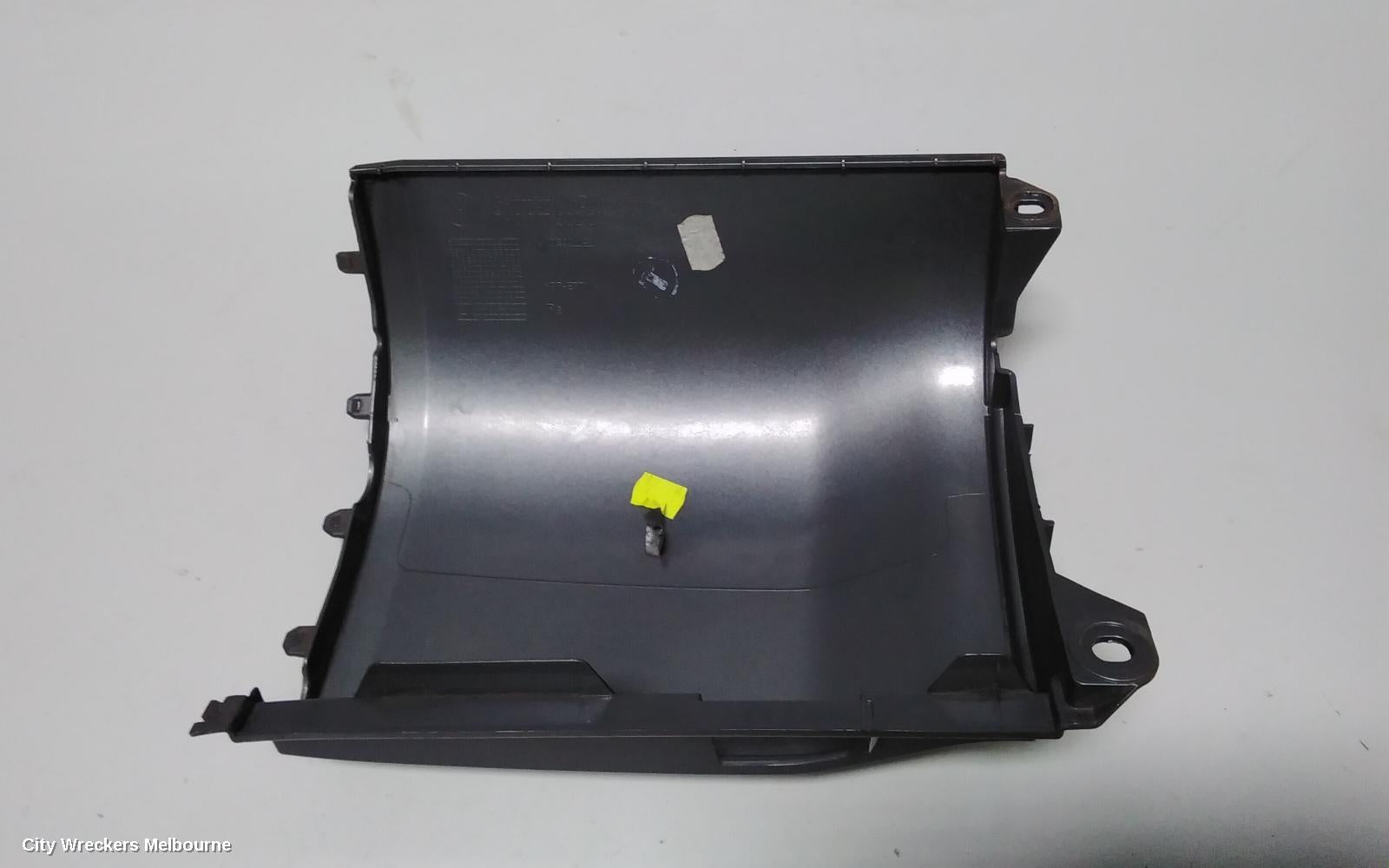 VOLKSWAGEN TRANSPORTER, T5 MY10 03/2010 - 06/2015, RHS TAILGATE FILLER PANEL: 76989 - Image 3