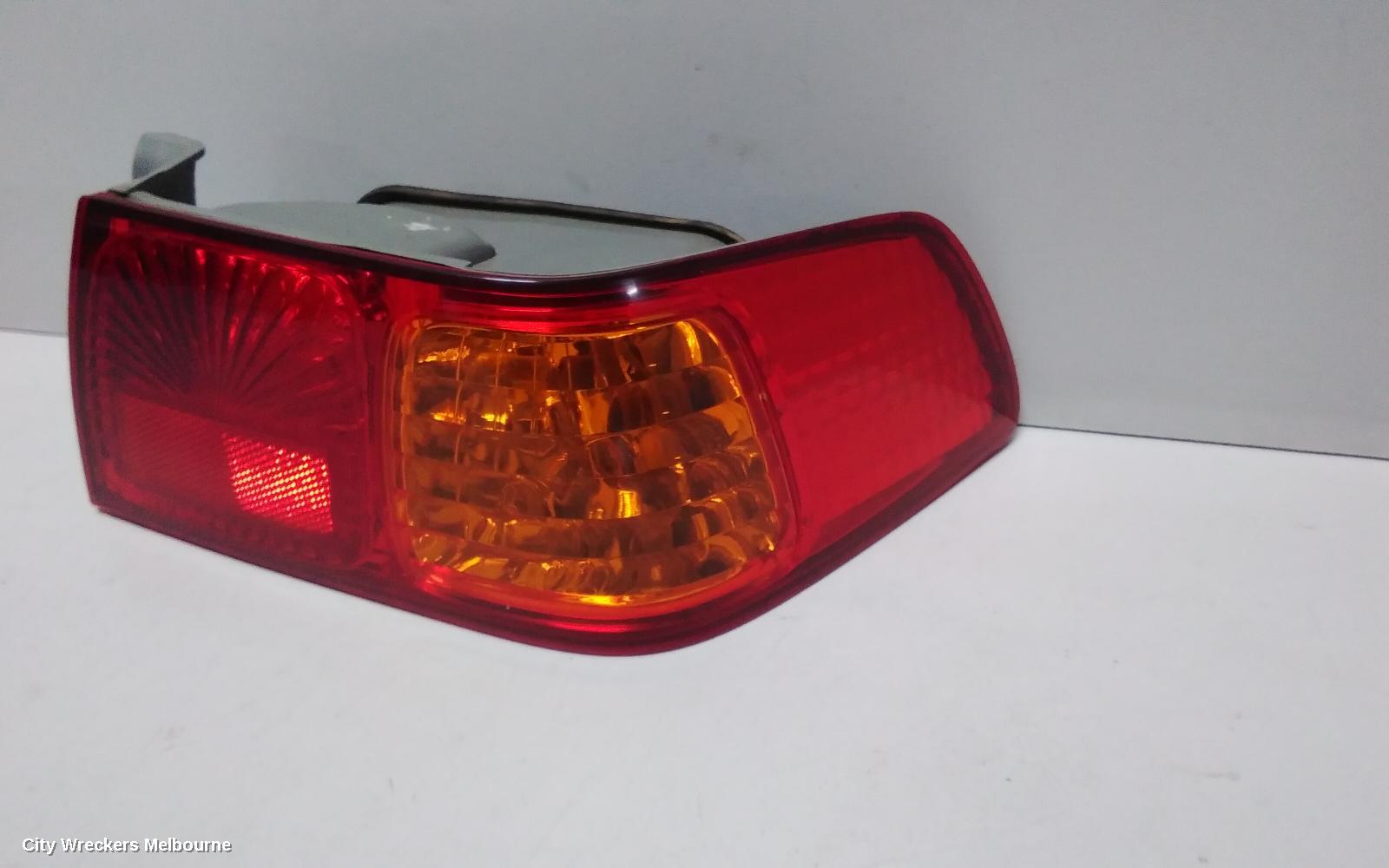 TOYOTA CAMRY RIGHT TAILLIGHT, SK20, SEDAN, 10/2000 - 08/2002 - Image 3
