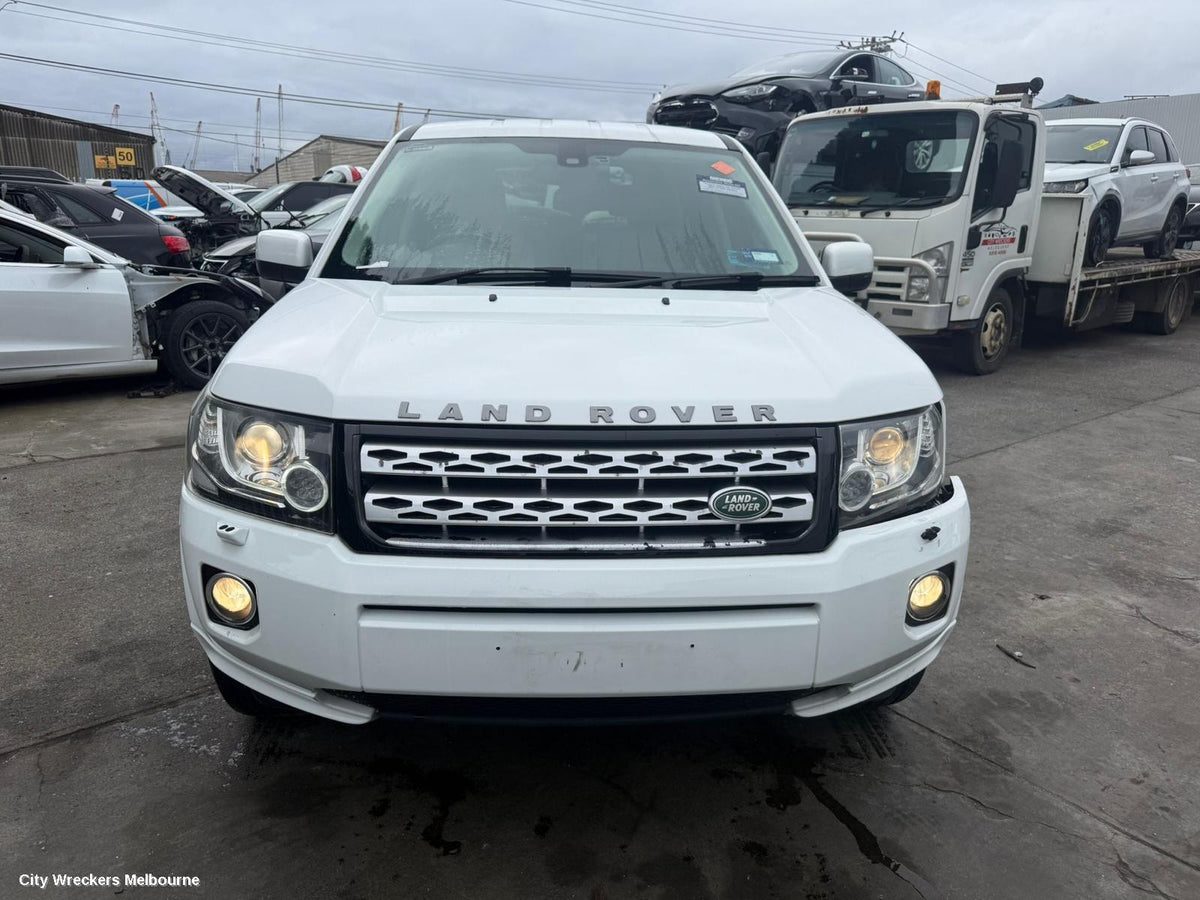LAND ROVER FREELANDER RIGHT HEADLAMP, LF2, W/ HALOGEN, SIGNATURE TYPE, 10/2010 - 12/2014 - Image 3