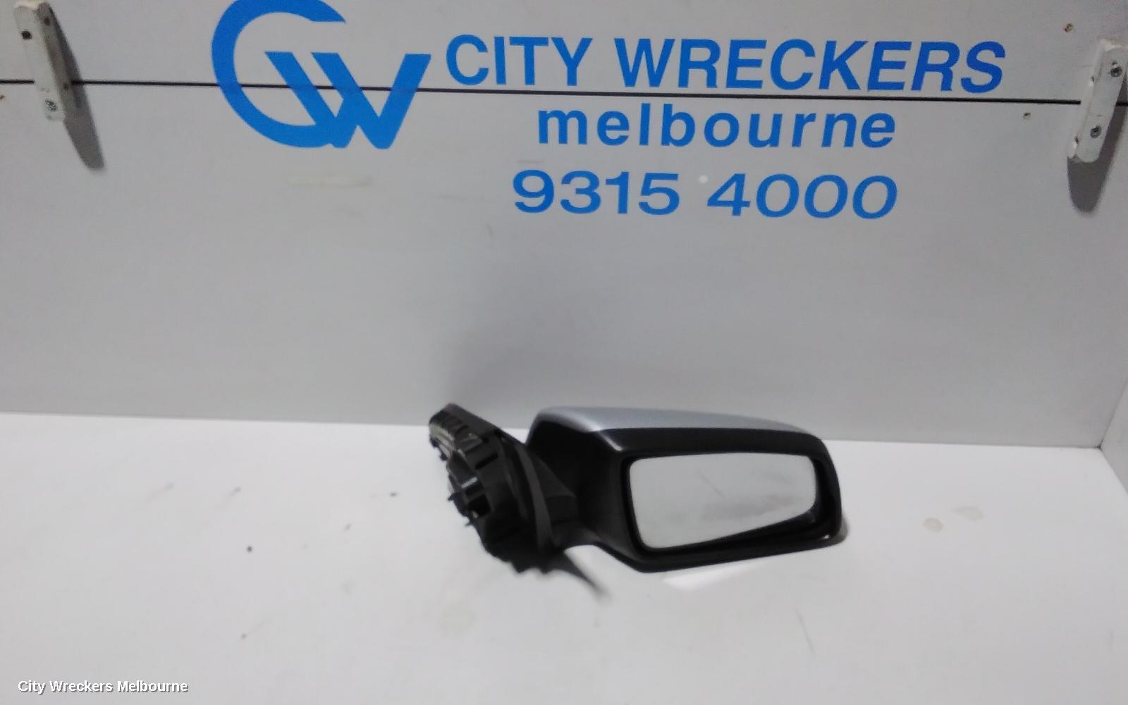 HOLDEN COMMODORE RIGHT DOOR MIRROR, VE, NON HEATED & NON PUDDLE LAMP TYPE, 08/2006 - 04/2013 - Image 1