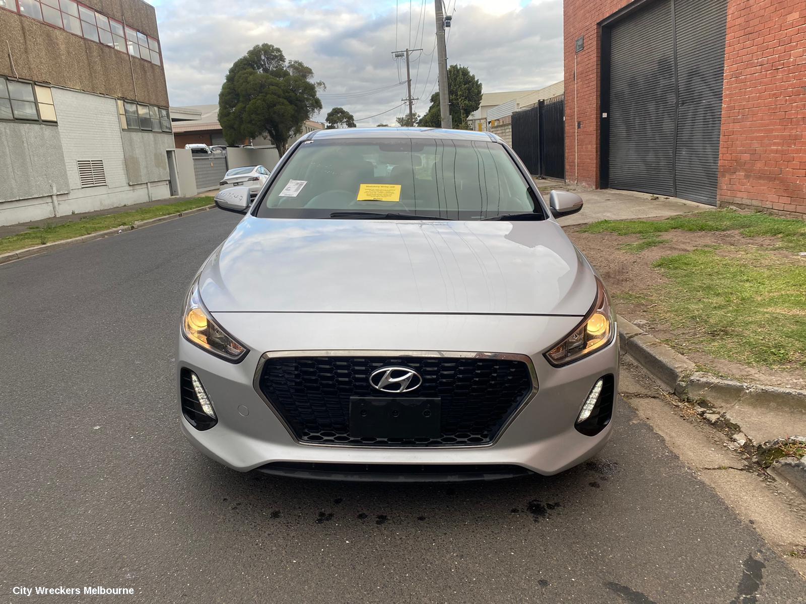 HYUNDAI I30 LEFT FRONT DOOR WINDOW, PD, HATCH, 03/2017 ONWARDS - Image 3