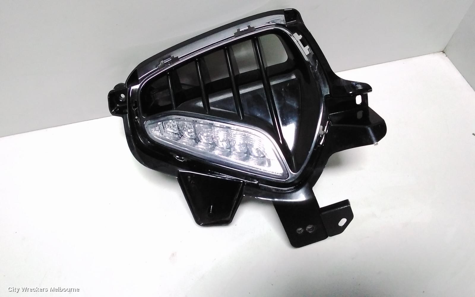 HYUNDAI I30 LEFT INDICATOR/FOG/SIDE, DAYTIME RUNNING LAMP, PD, HATCH (S. KOREA VIN KMMH, GO/ACTIVE/ELITE/SR, SINGLE LED TYPE (3 PIN PLUG), 03/2017 - 08/2020 - Image 2