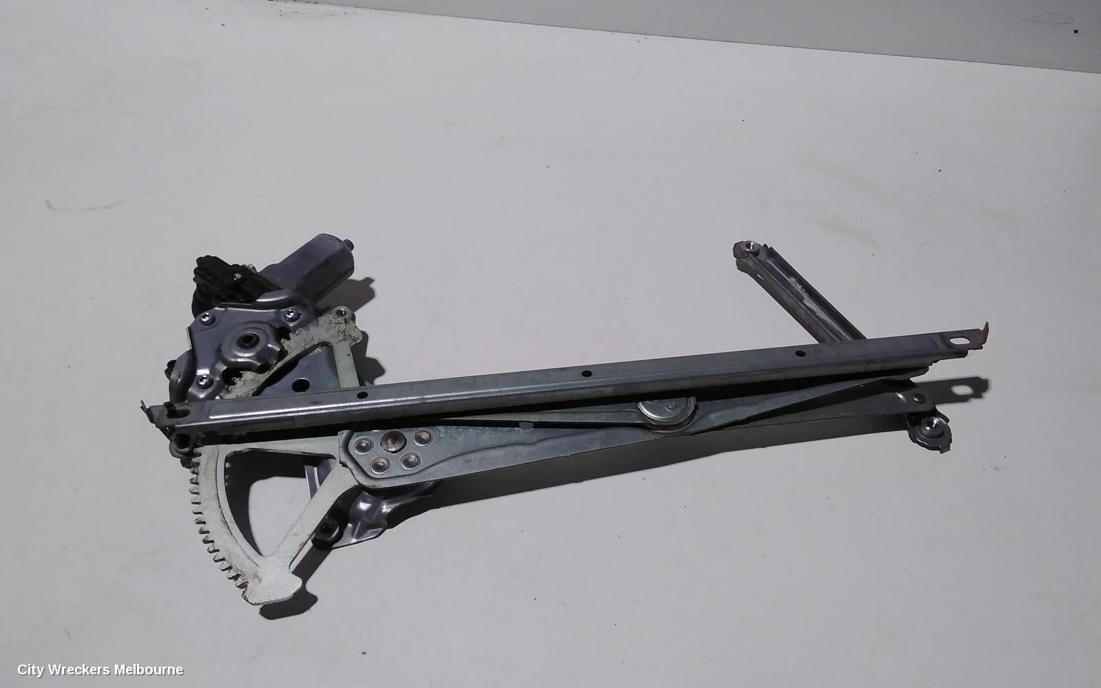 TOYOTA CAMRY LEFT FRONT WINDOW REG/MOTOR, ASV50/AVV50, POWER, 12/2011 - 10/2017 - Image 3