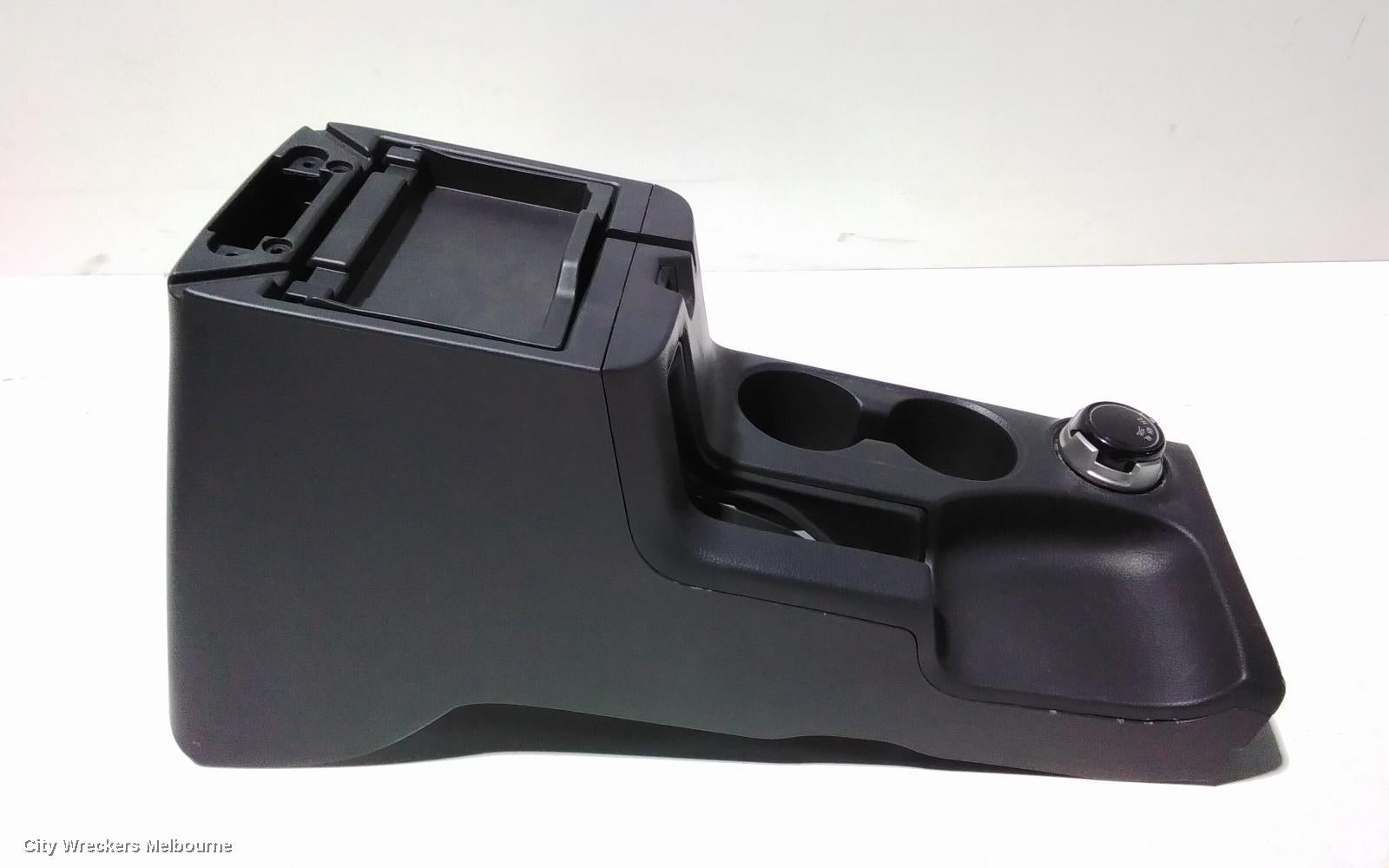 MITSUBISHI TRITON CONSOLE, CENTRE CONSOLE, AUTO T/M, 4WD, NON HILL DECENT ASSIST TYPE, BLACK, MQ-MR, 03/2015 - 10/2023 - Image 3