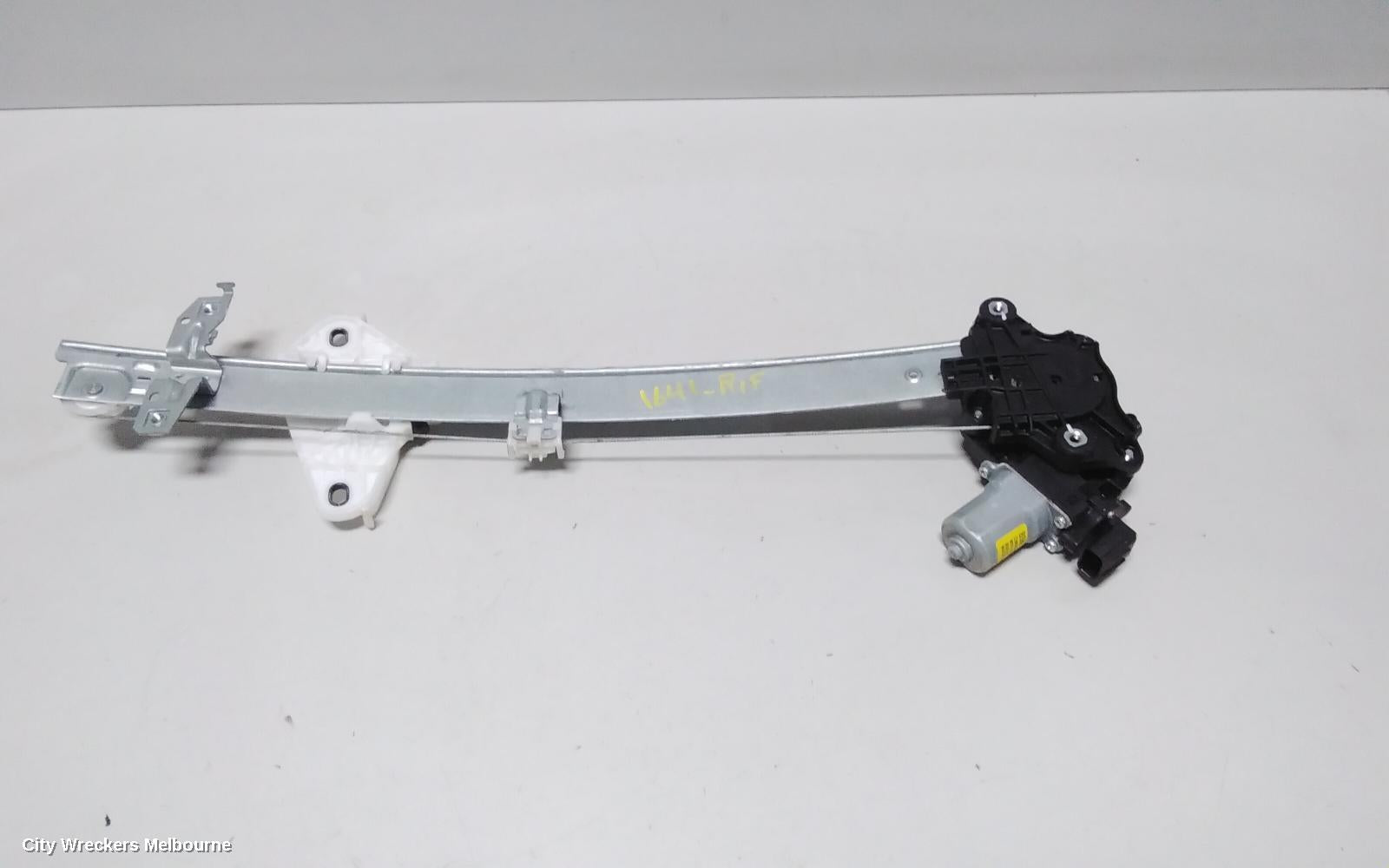 HONDA CIVIC RIGHT FRONT WINDOW REG/MOTOR, 10TH GEN, SEDAN, 05/2016 - 08/2021 - Image 2
