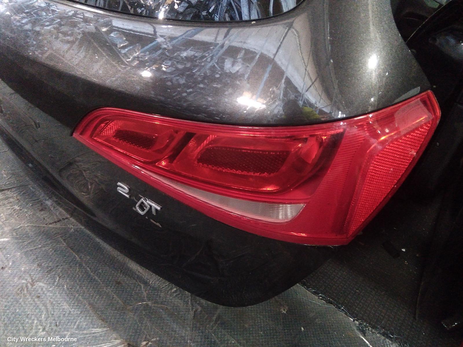 AUDI Q5 RIGHT TAILLIGHT, IN TAILGATE, 8R, STANDARD TYPE, 03/2009 - 01/2017 - Image 1