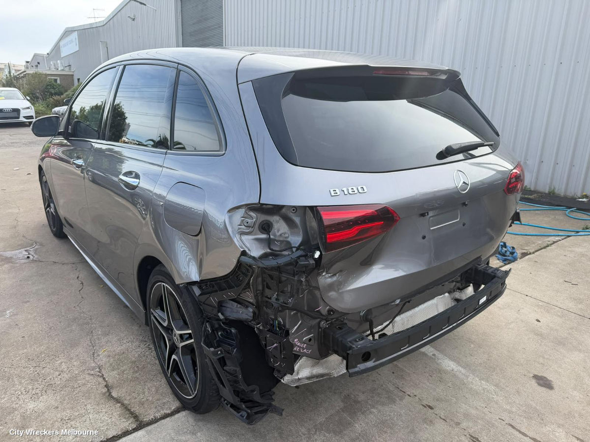 MERCEDES B CLASS RIGHT GUARD LINER, W247, FRONT, 03/2019 - 06/2023 - Image 3