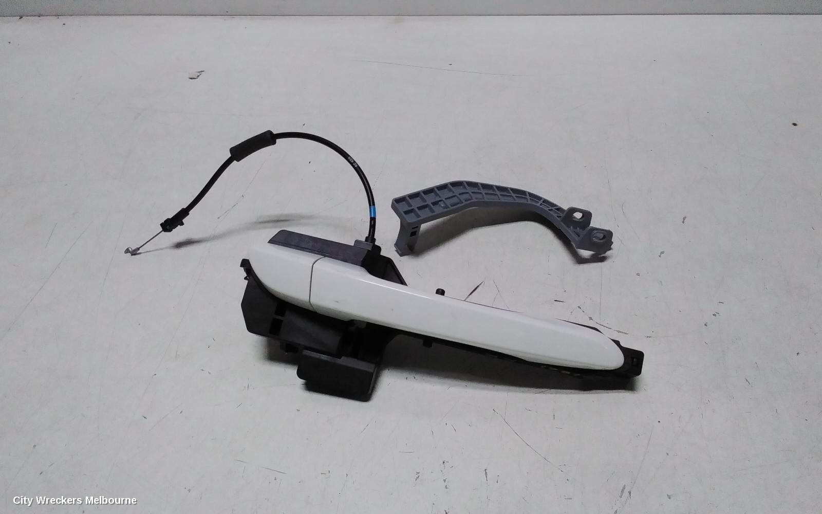 HYUNDAI TUCSON DOOR HANDLE, OUTER, RH REAR, COLOUR CODED, TL, 06/2015 - 01/2021 - Image 1