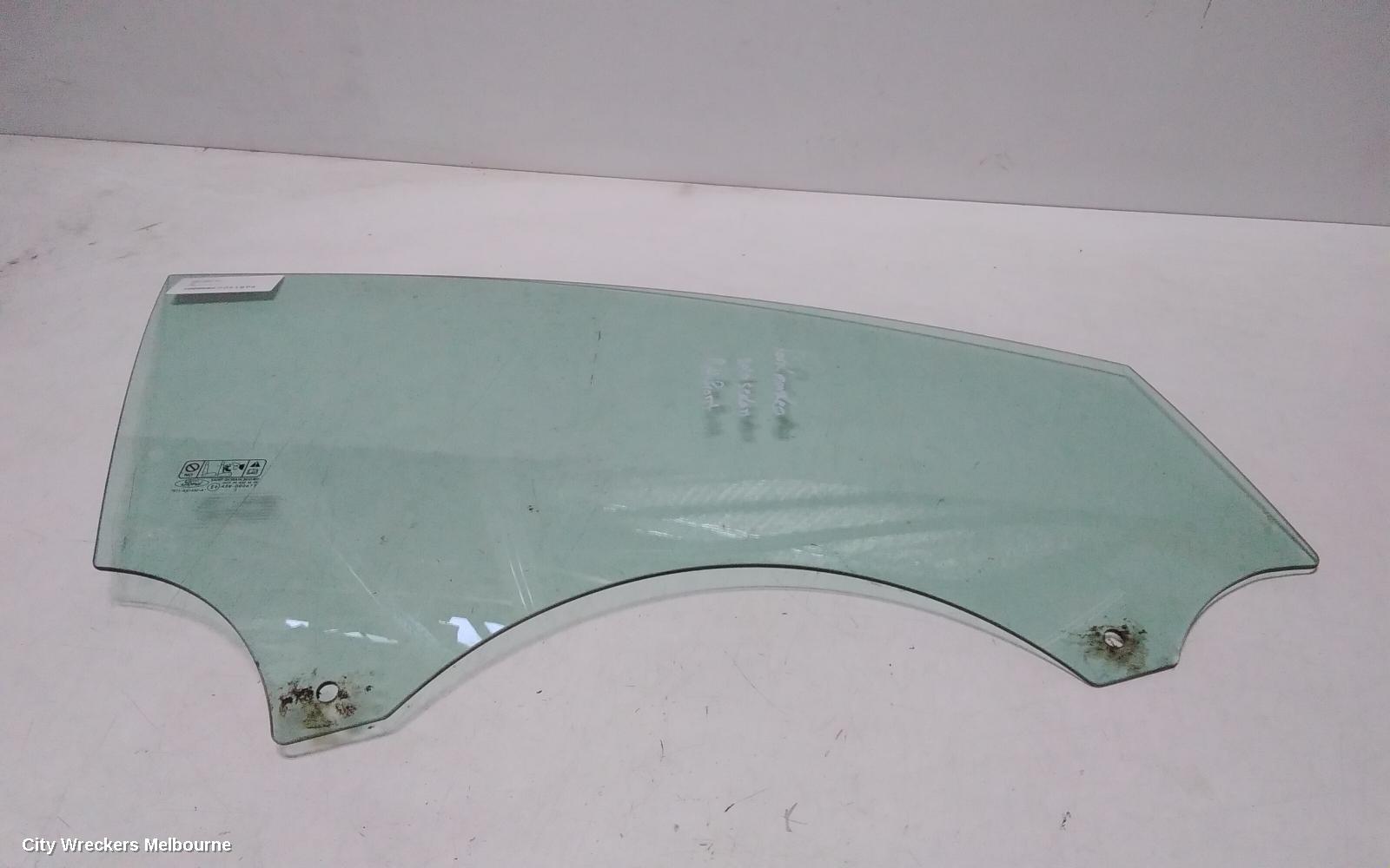 FORD MONDEO RIGHT FRONT DOOR WINDOW, MA-MC, GREEN TINT TYPE, 10/2007 - 12/2014 - Image 1
