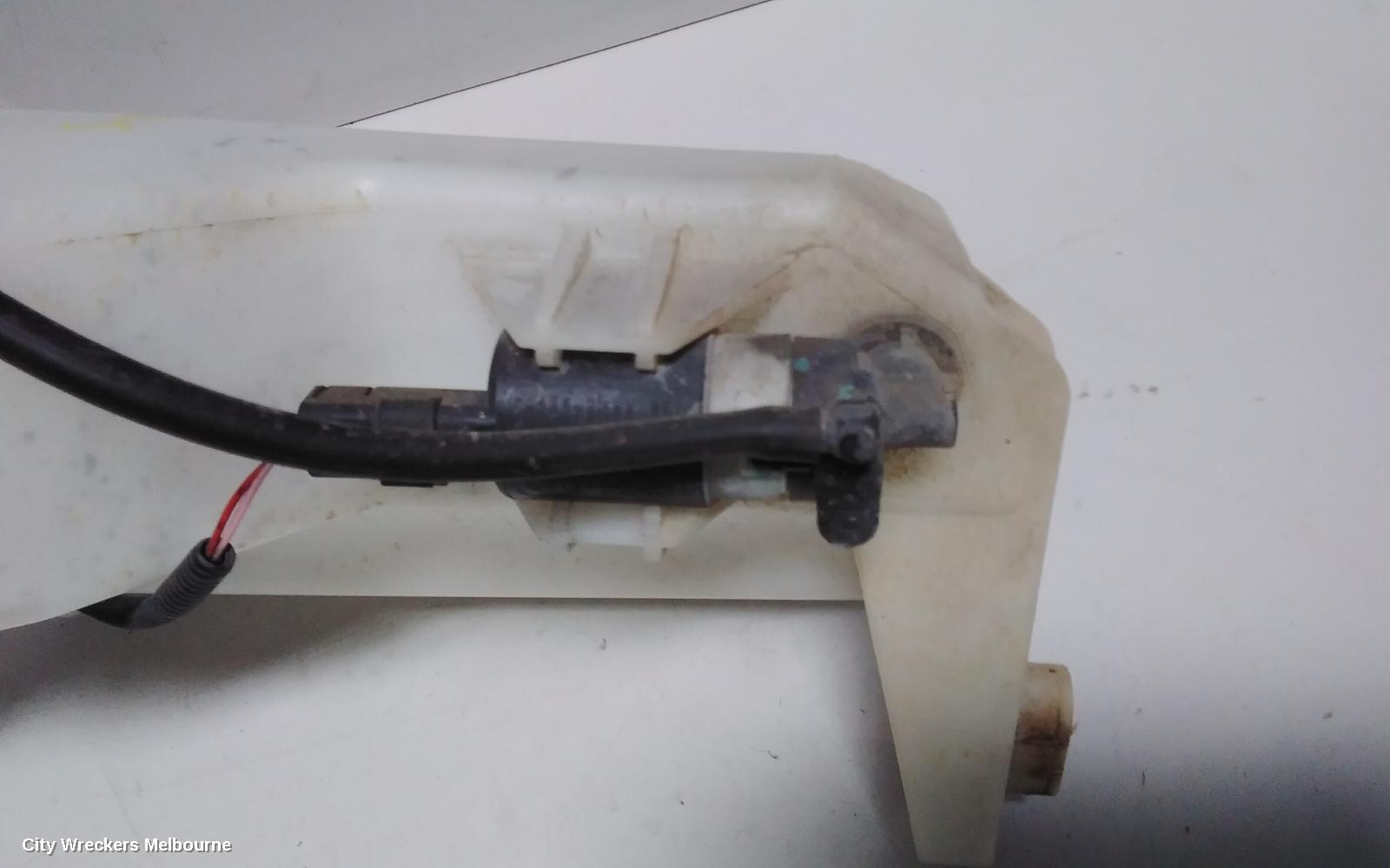 RENAULT FLUENCE WASHER BOTTLE, X38 09/2010 - 01/2016 - Image 3
