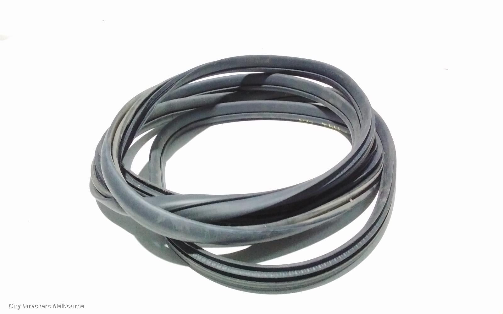 TOYOTA HIACE SEAL, LHR SLIDING DOOR SEAL ON THE BODY: 93902, LH REAR RUBBER SEAL, 300 SERIES, 02/2019 ONWARDS - Image 2