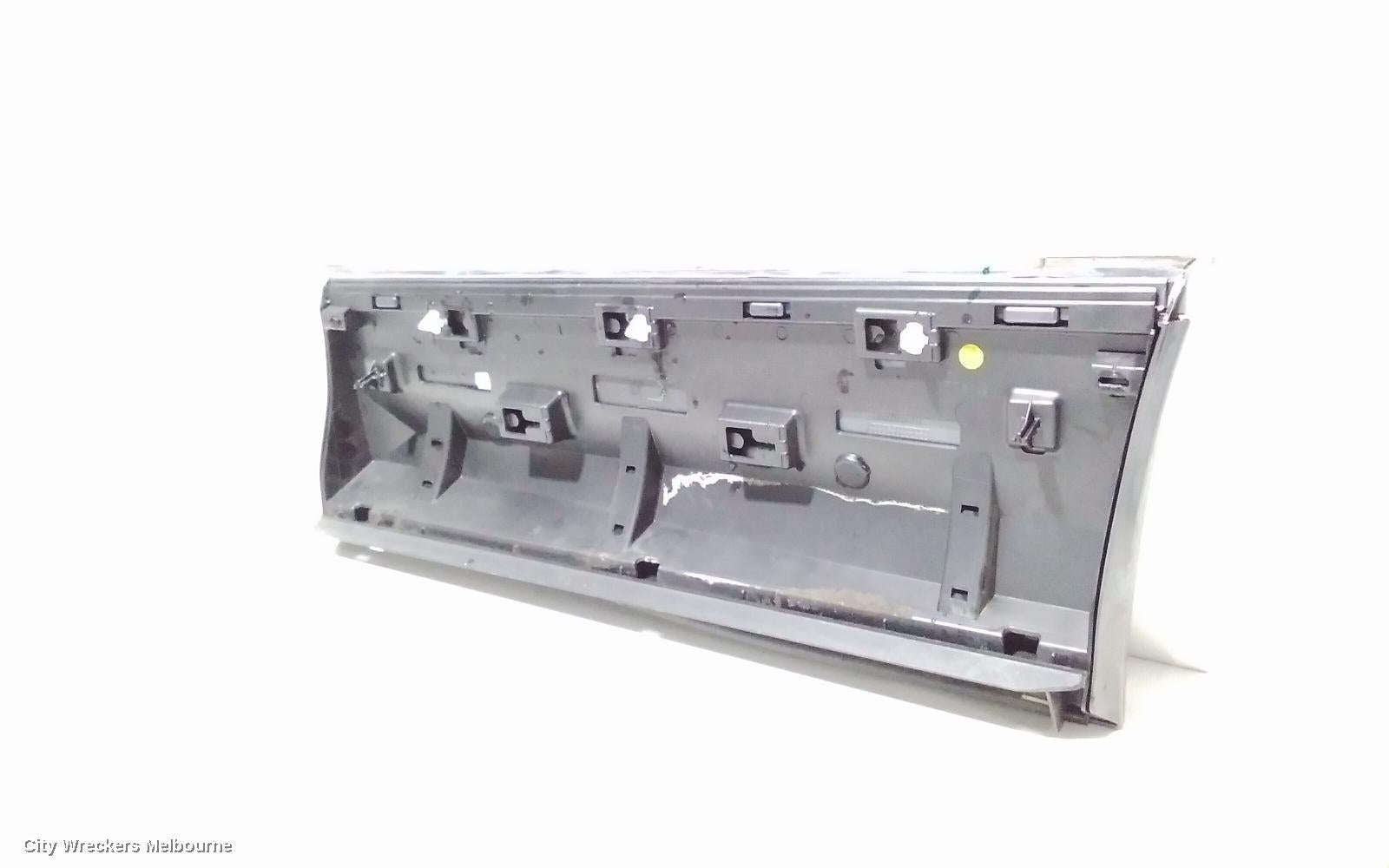 VOLKSWAGEN TIGUAN DOOR MOULD, RHR LOWER  MOULD: 87492, 5NA, 06/2016 - 02/2024 - Image 3