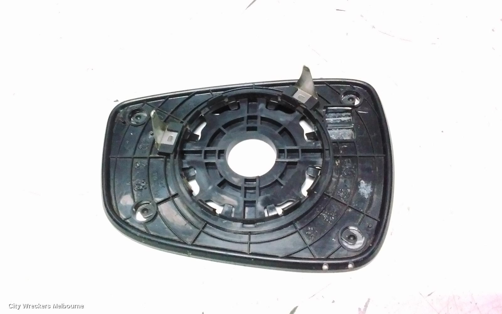 HYUNDAI ACCENT RIGHT DOOR MIRROR, RB, W/ ELECT ADJ, MANUAL FOLD, HEATED, INDICATOR TYPE, 05/2011 - 12/2019 - Image 3
