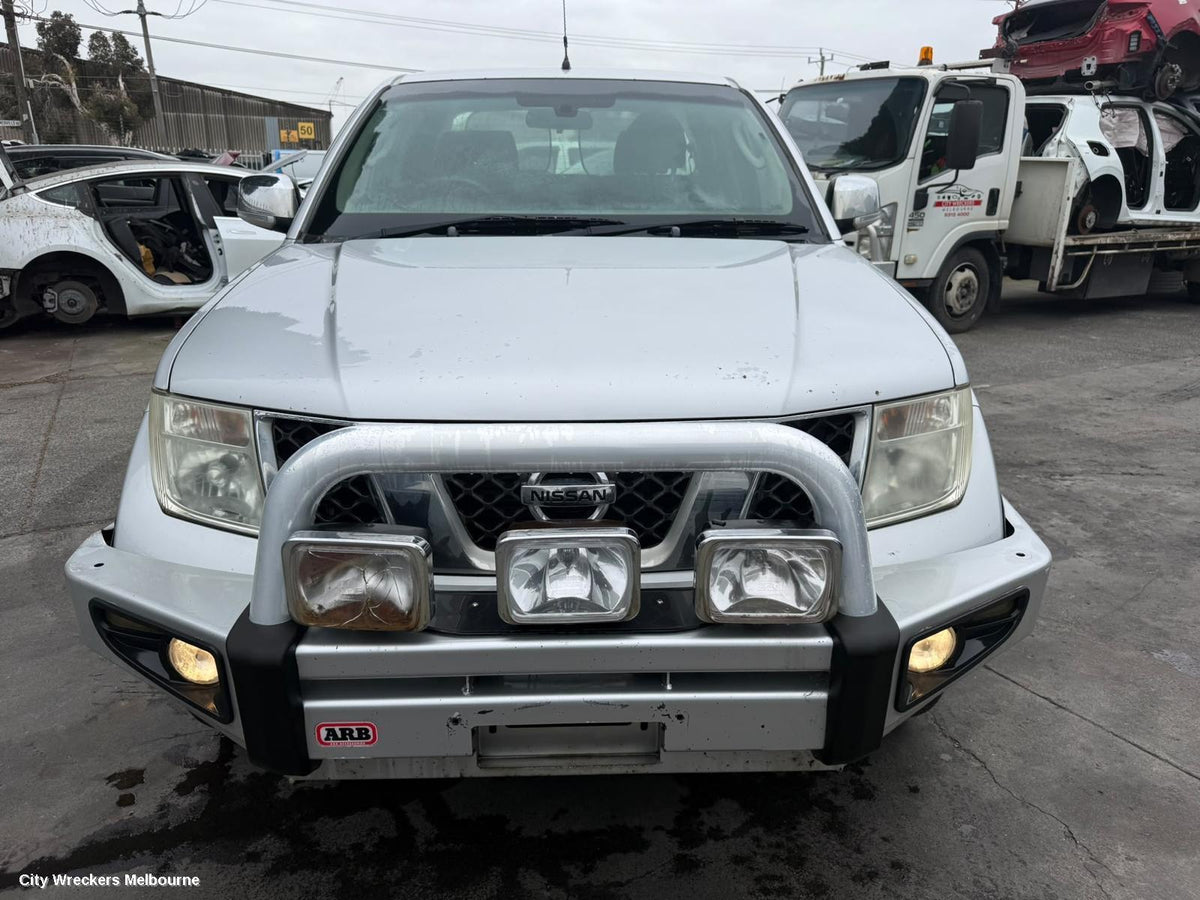 NISSAN NAVARA LEFT TAILLIGHT, D40 (VIN VSK), UTE BACK, 09/2005 - 08/2015 - Image 1
