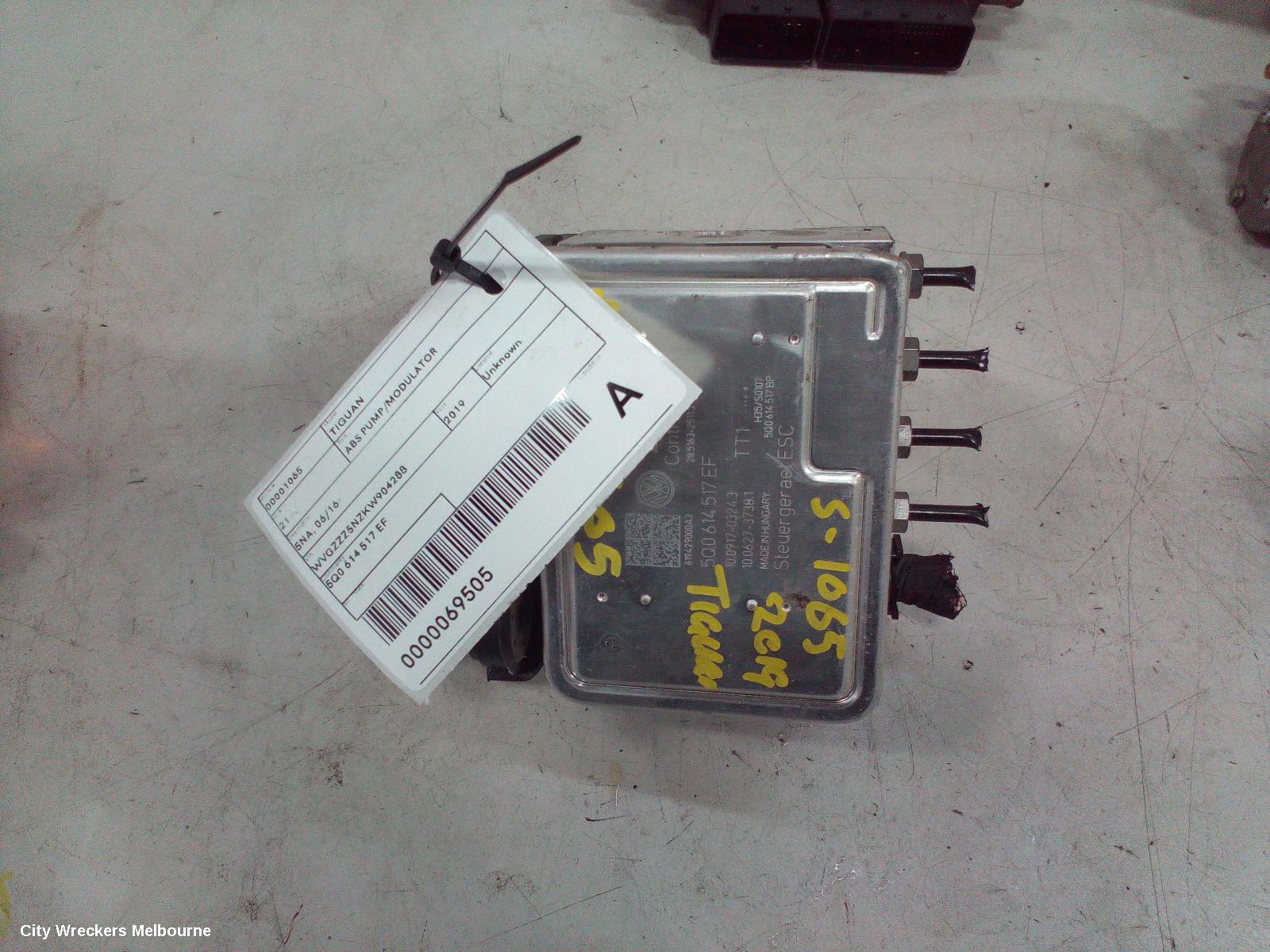 VOLKSWAGEN TIGUAN ABS PUMP/MODULATOR, P/N, 5Q0614517EF, 5NA, 06/2016 ONWARDS - Image 3