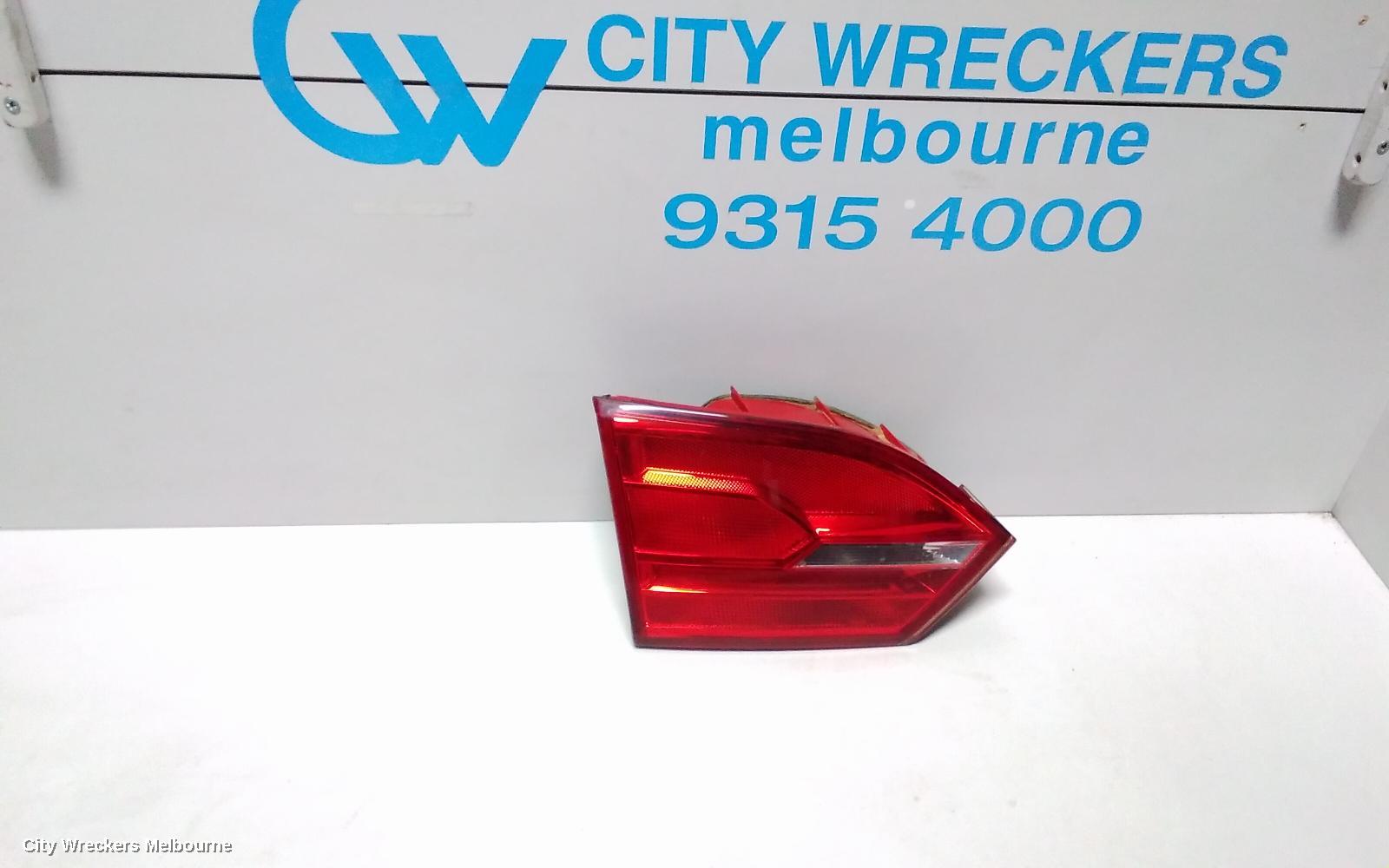 VOLKSWAGEN JETTA REAR GARNISH, BOOTLID LAMP (LH SIDE), 1B, 02/2011 - 10/2014 - Image 1
