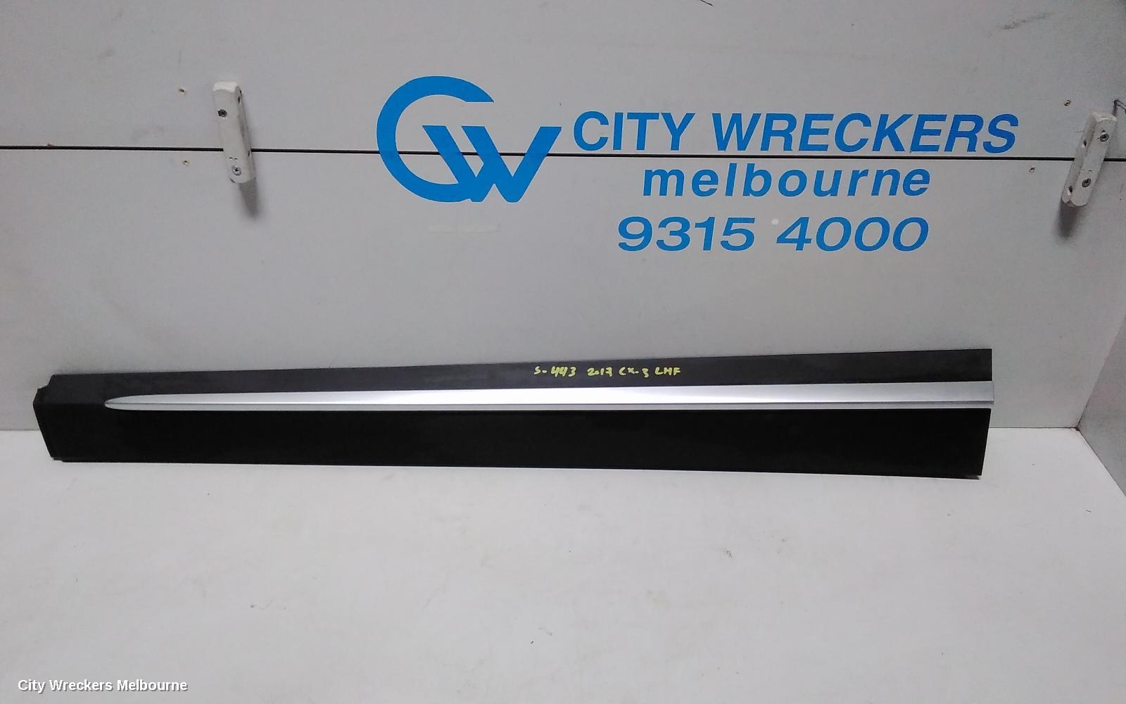 MAZDA CX3 DOOR MOULD, LHF DOOR MOULD: 69479, LH FRONT, DK, CHROME INSERT TYPE, 03/2015 ONWARDS - Image 2