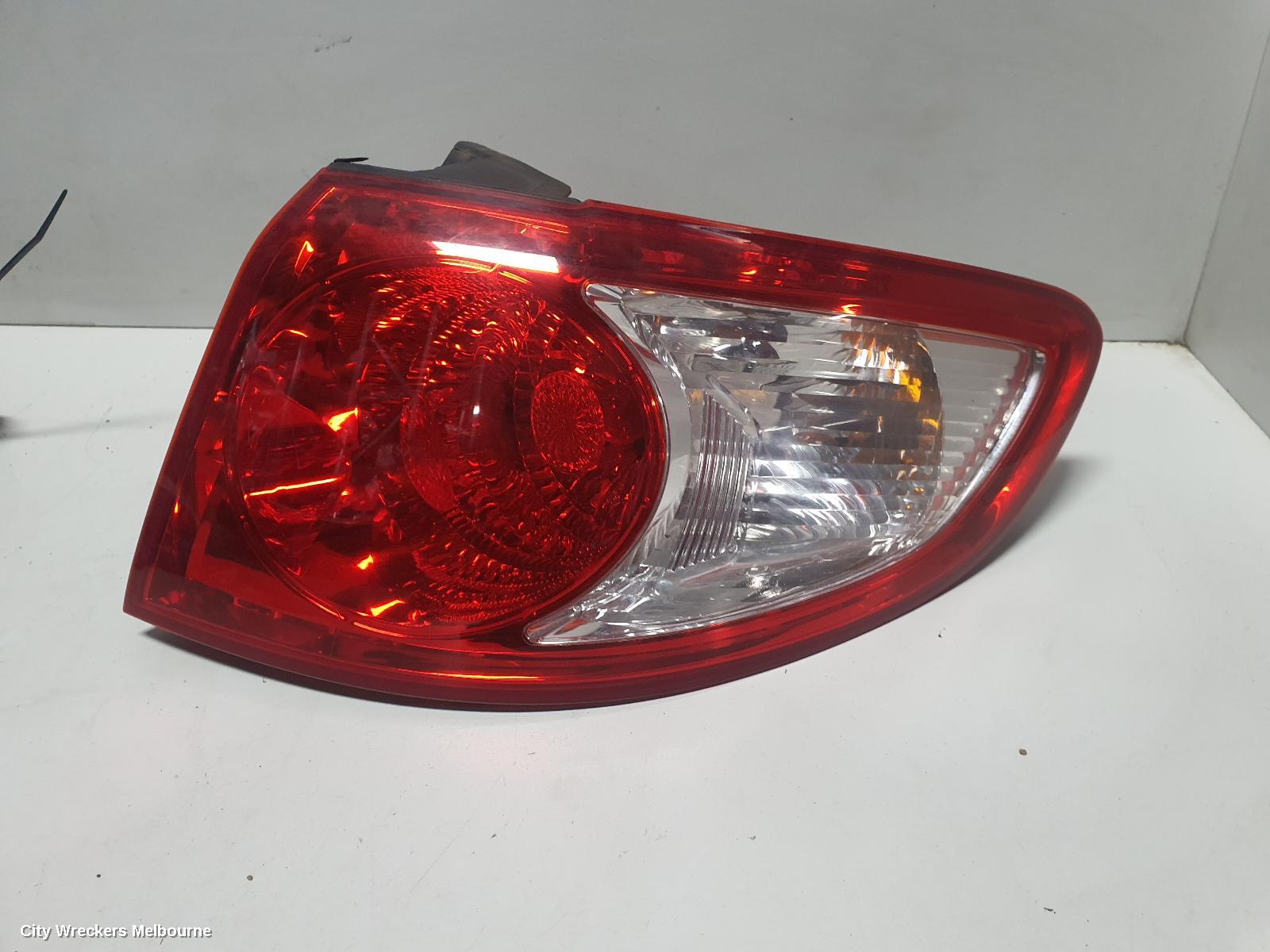 HYUNDAI SANTA FE RIGHT TAILLIGHT, CM, IN BODY, 09/2009 - 06/2012 - Image 2