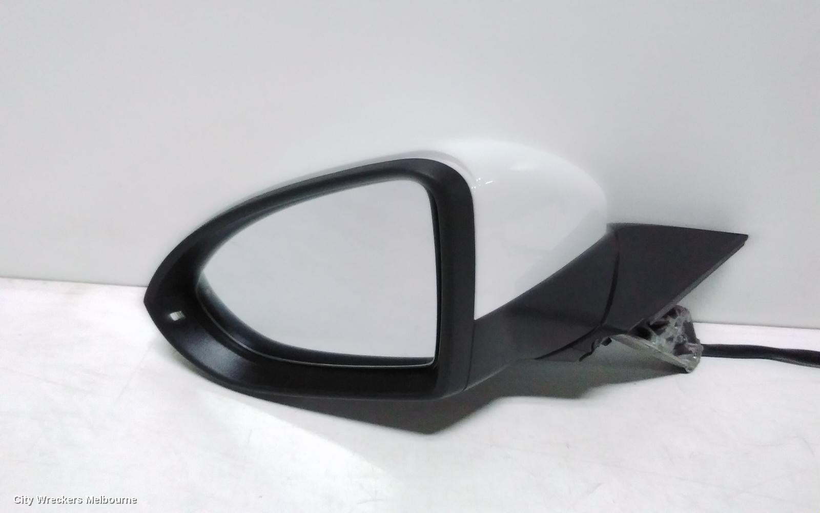 VOLKSWAGEN GOLF LEFT DOOR MIRROR, GEN 7, COLOUR CODED, MANUAL FOLD, NON MEMORY, HEATED, NON LANE CHANGE ASSIST TYPE (6XN/7Y0), 07/2013 - 03/2017 - Image 2
