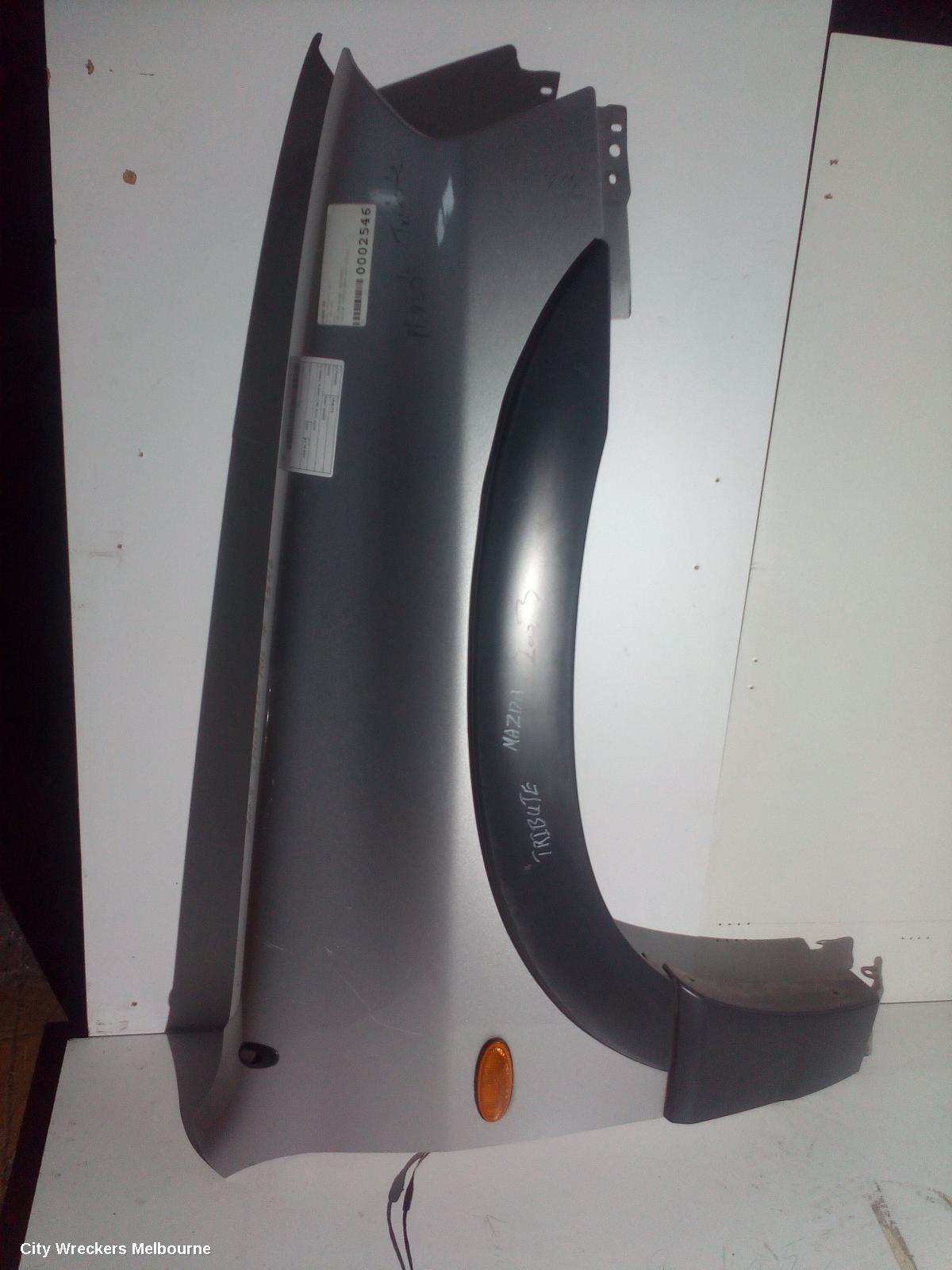 MAZDA TRIBUTE RIGHT GUARD, YU SERIES, FLARED TYPE, 02/2001 - 06/2006 - Image 1