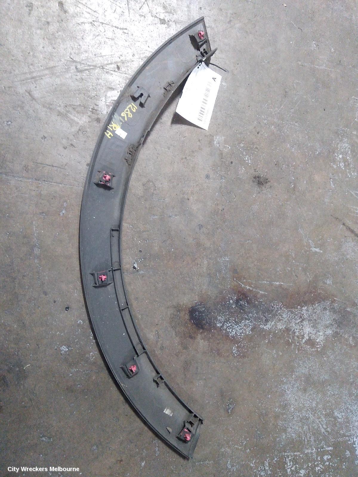 KIA SPORTAGE WHEEL ARCH FLARE, RH FRONT, SL, 05/2010 - 05/2013 - Image 2